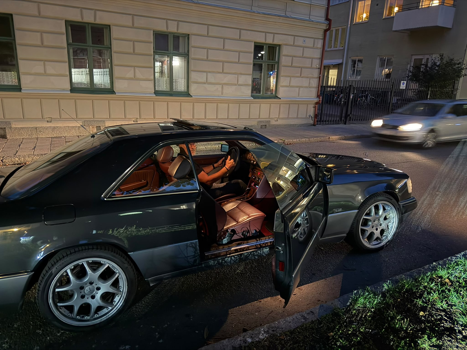 Mercedes-Benz 300 CE Coupé 4G-Tronic 1991, kuva 5/7