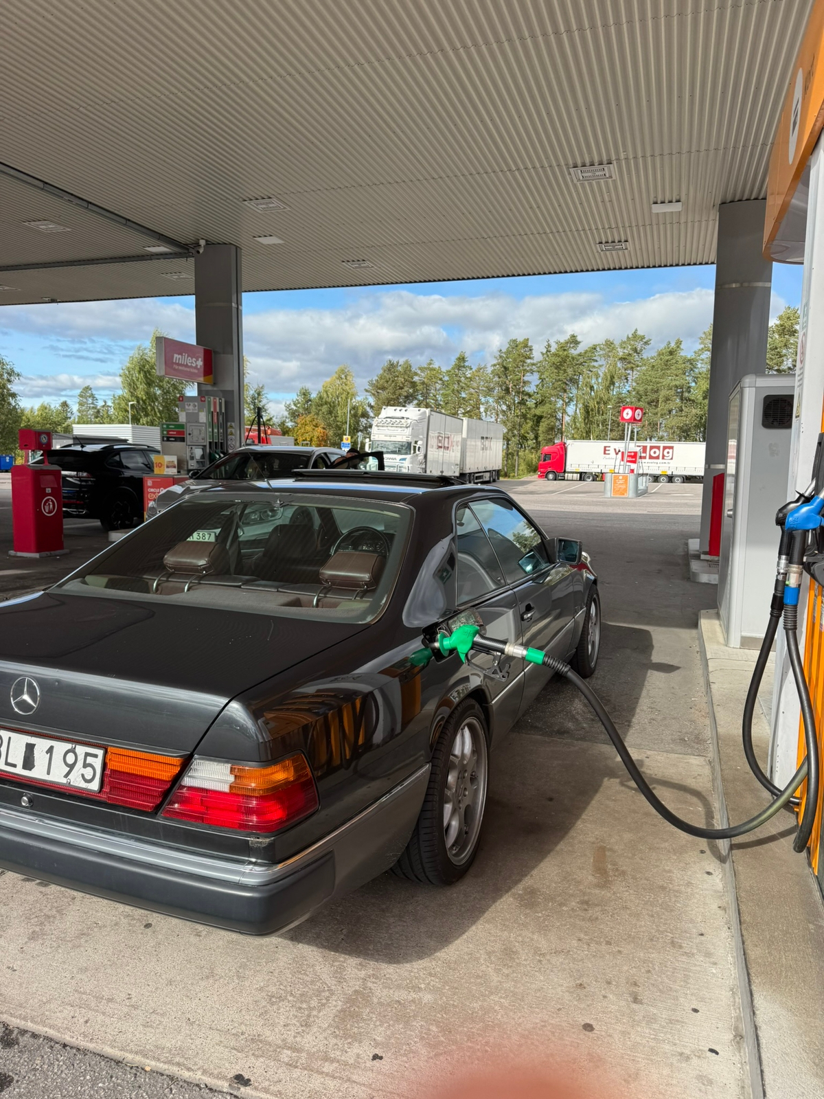 Mercedes-Benz 300 CE Coupé 4G-Tronic 1991, kuva 2/7