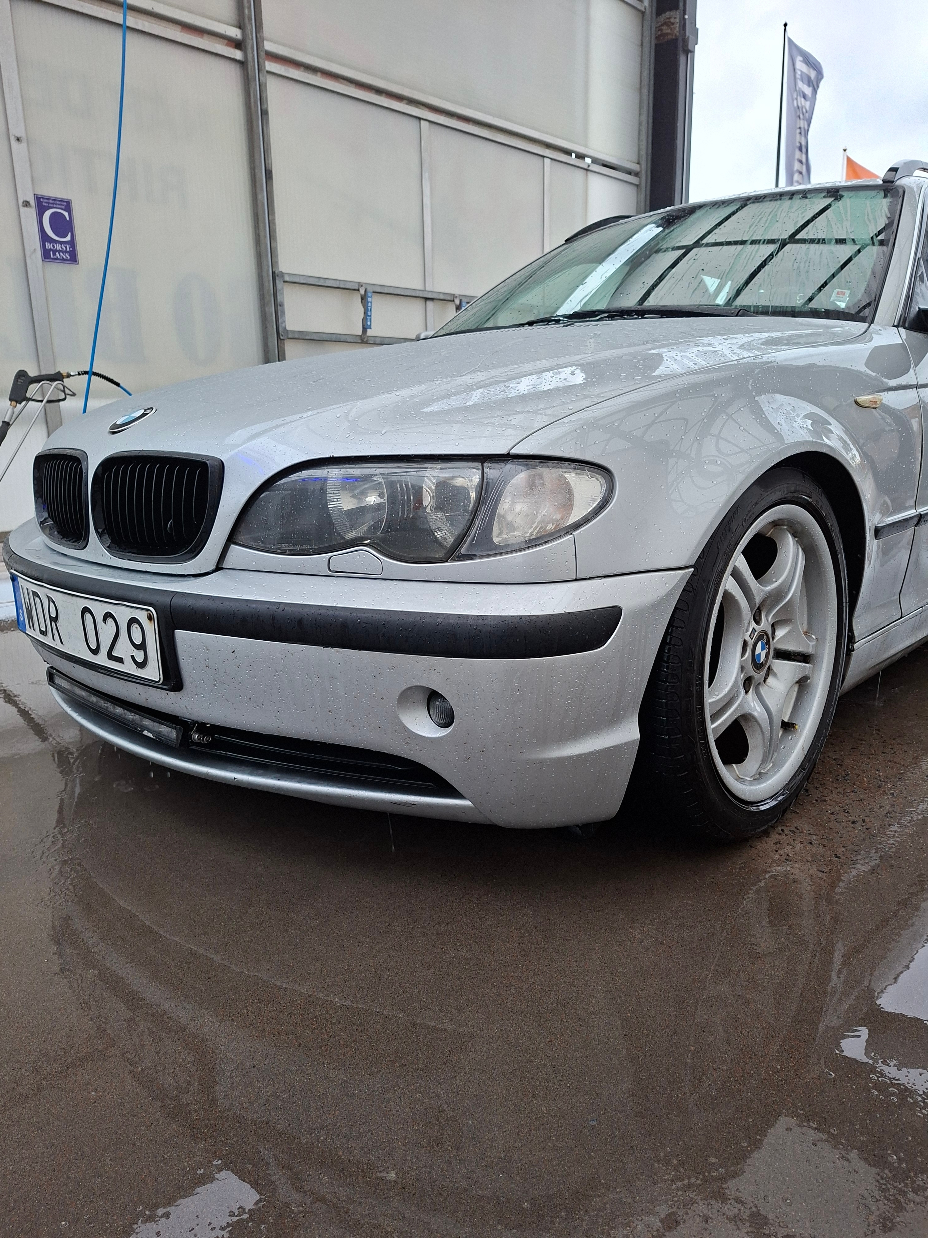 BMW 320 i Touring Manuell 2005, kuva 2/10