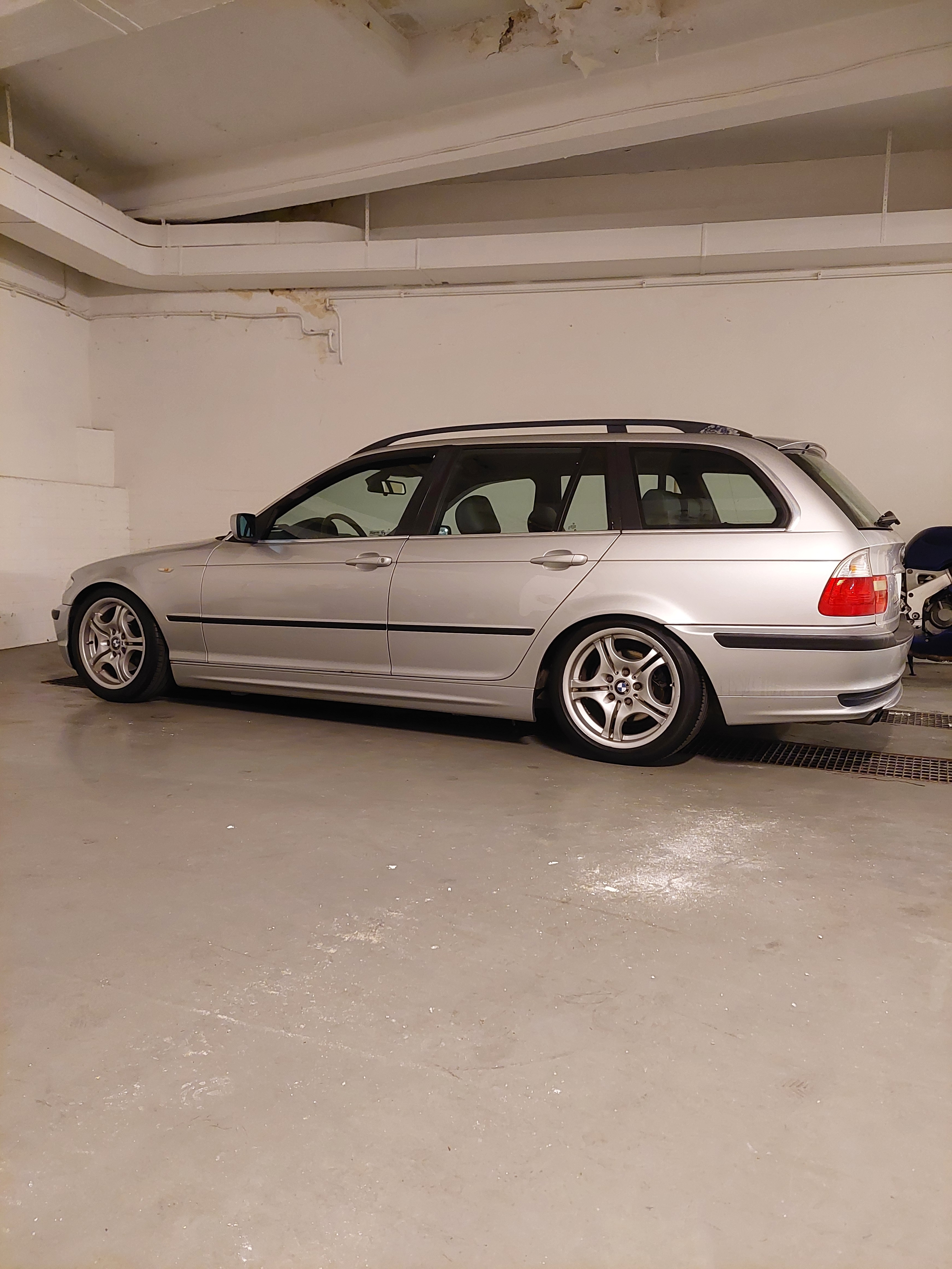 BMW 320