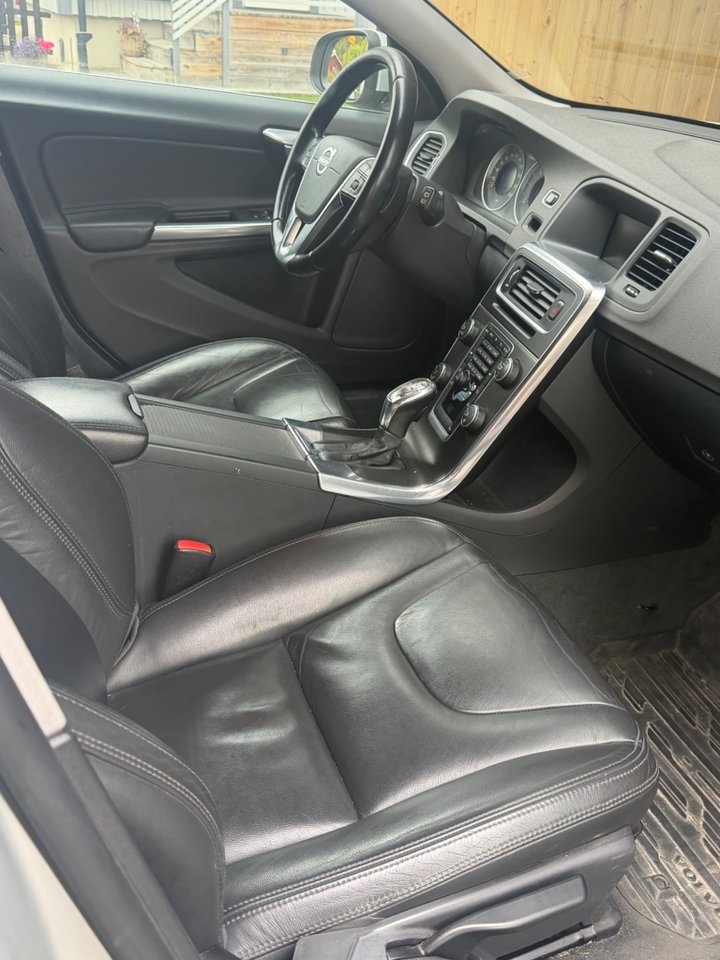 Volvo V60 2013, kuva 6/7