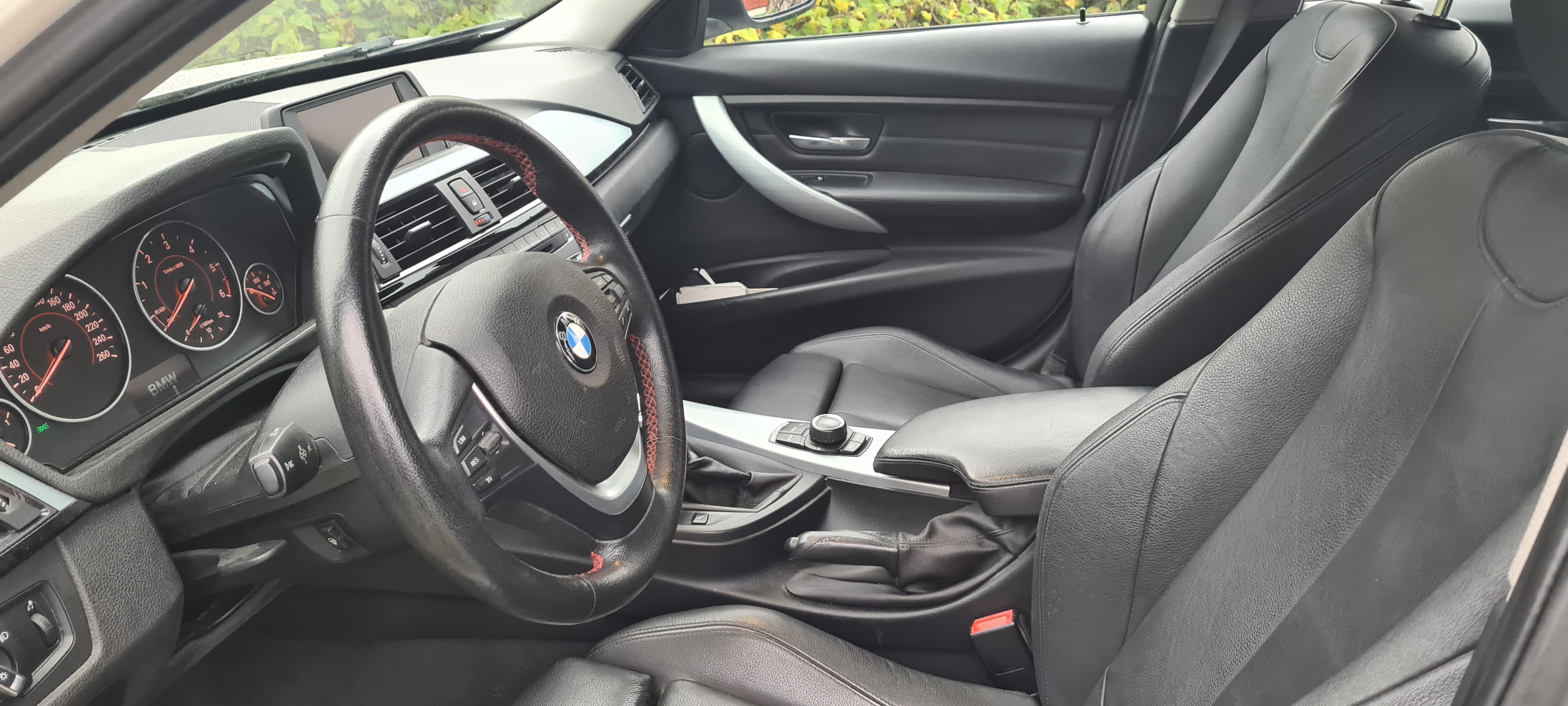 BMW 318 d Xdrive Touring Sport 2015, bild 3/3