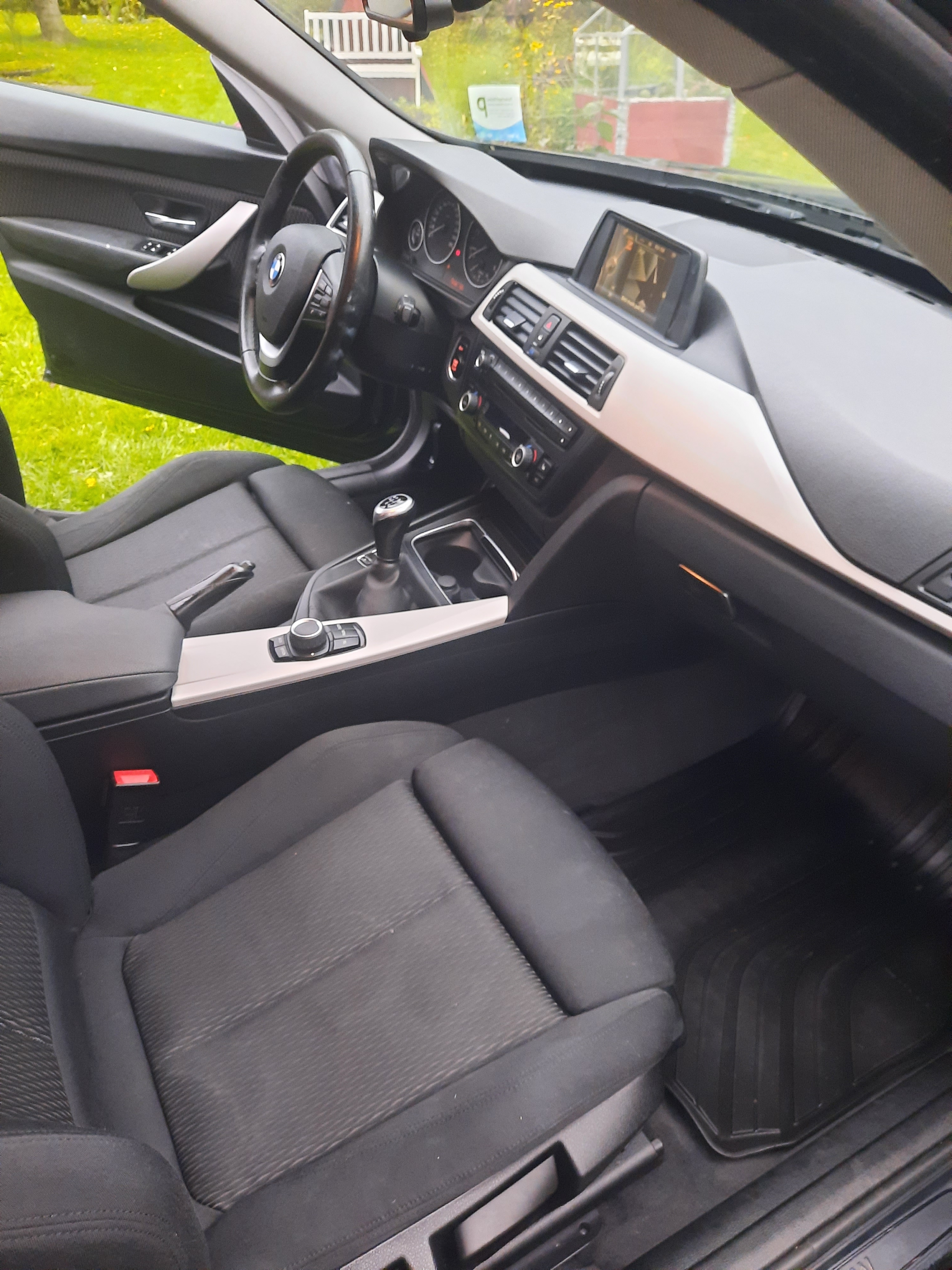 BMW 320 d Gran Turismo Manuell 2016, kuva 6/10