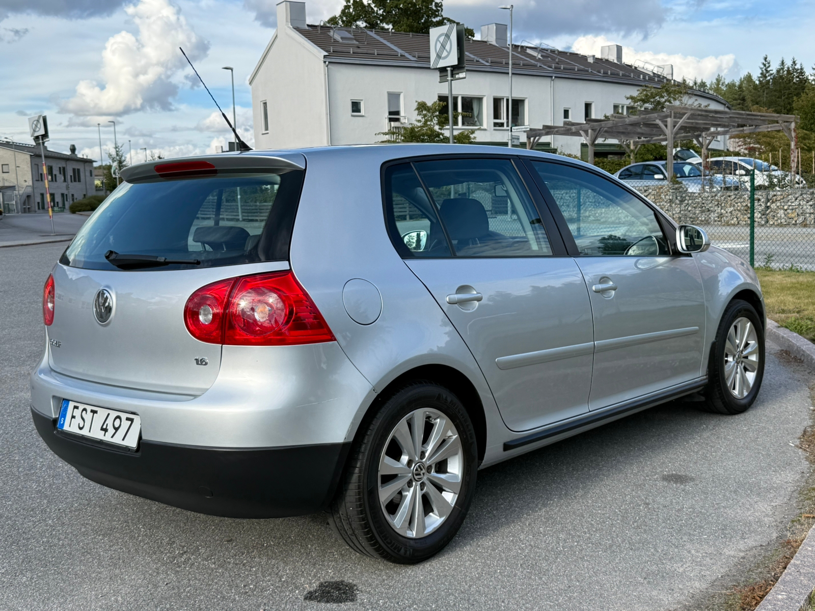 Volkswagen Golf V 5-dörrar 1.6 Manuell 2008, photo 6/8