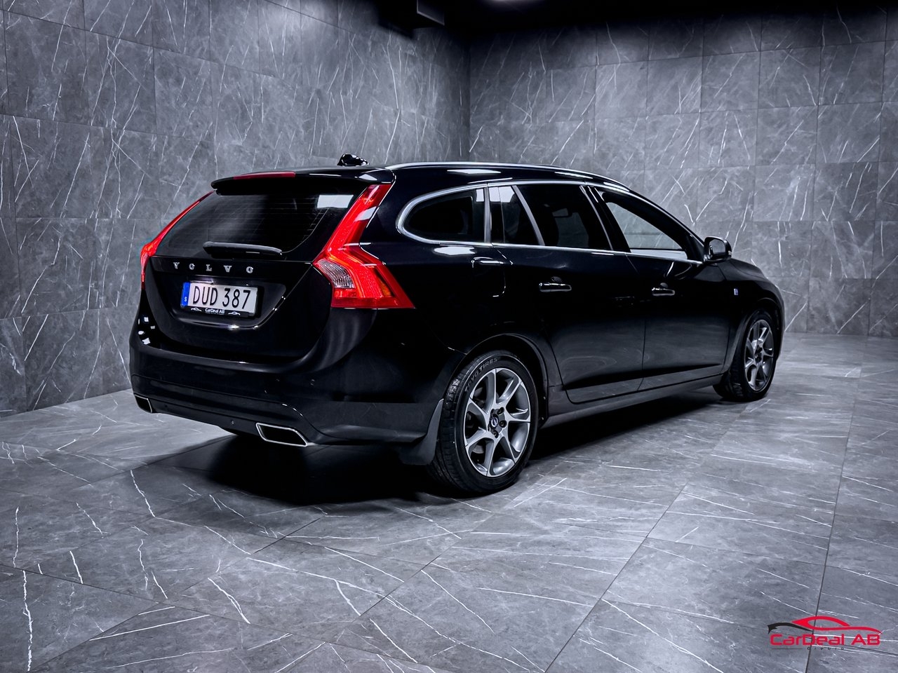 Volvo V60 2015, photo 7/10