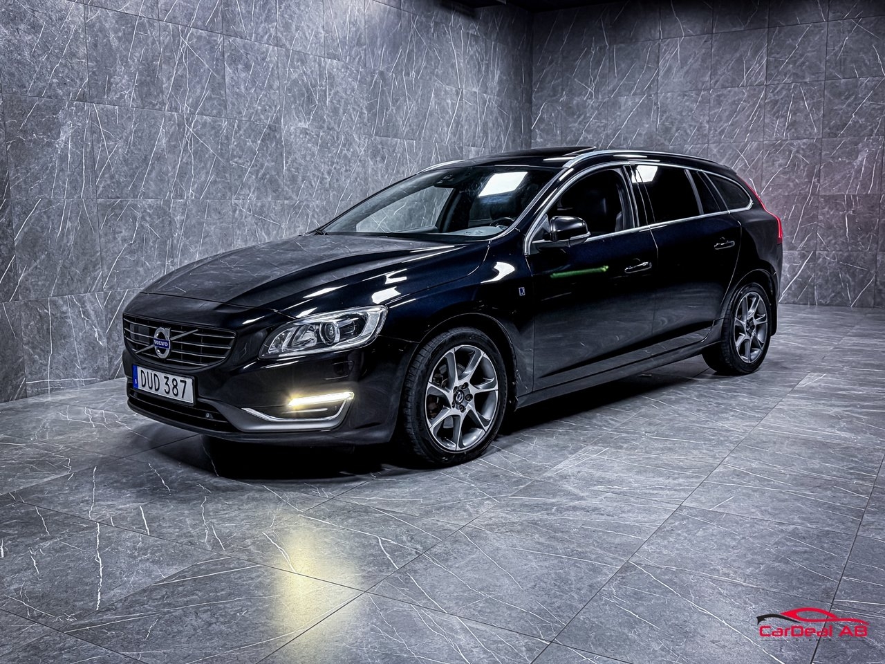 Volvo V60 2015, photo 3/10