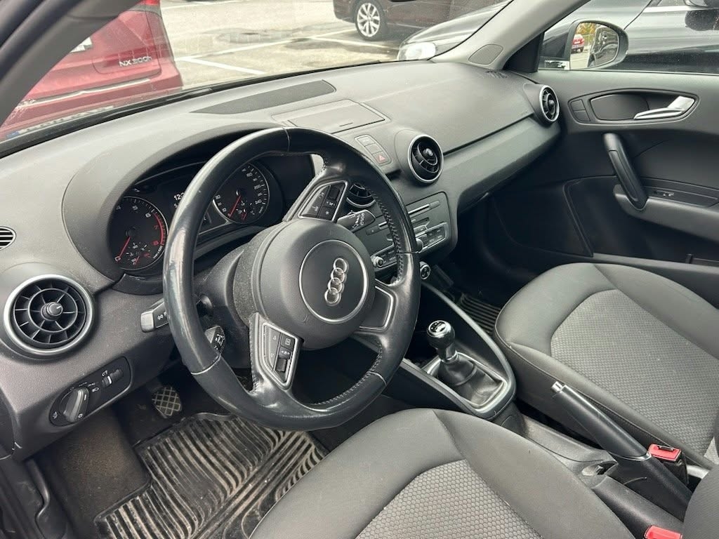 Audi A1 1.0 TFSI 2017, photo 3/10