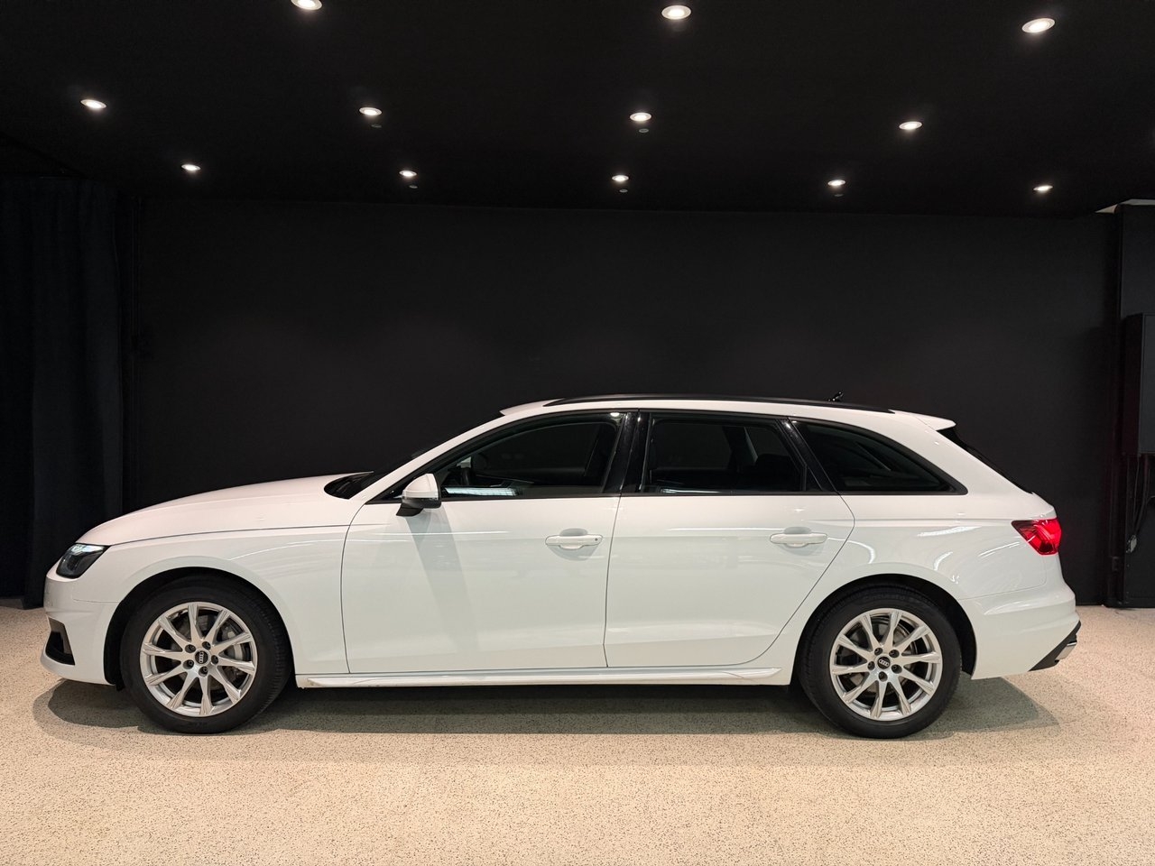 Audi A4 Avant 40 TDI Quattro 2022, bild 3/10
