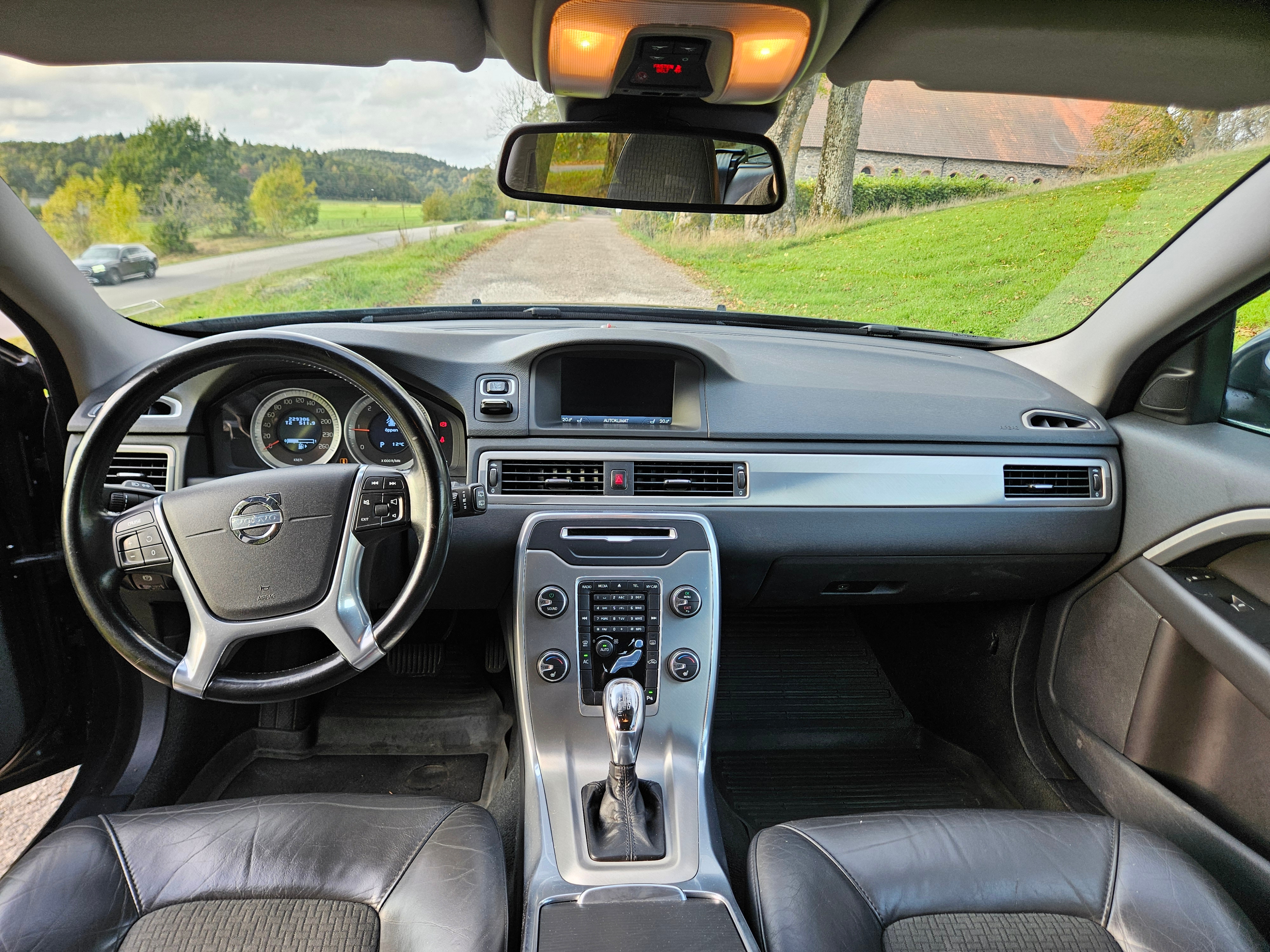 Volvo V70 D2 Powershift 2013, photo 7/8
