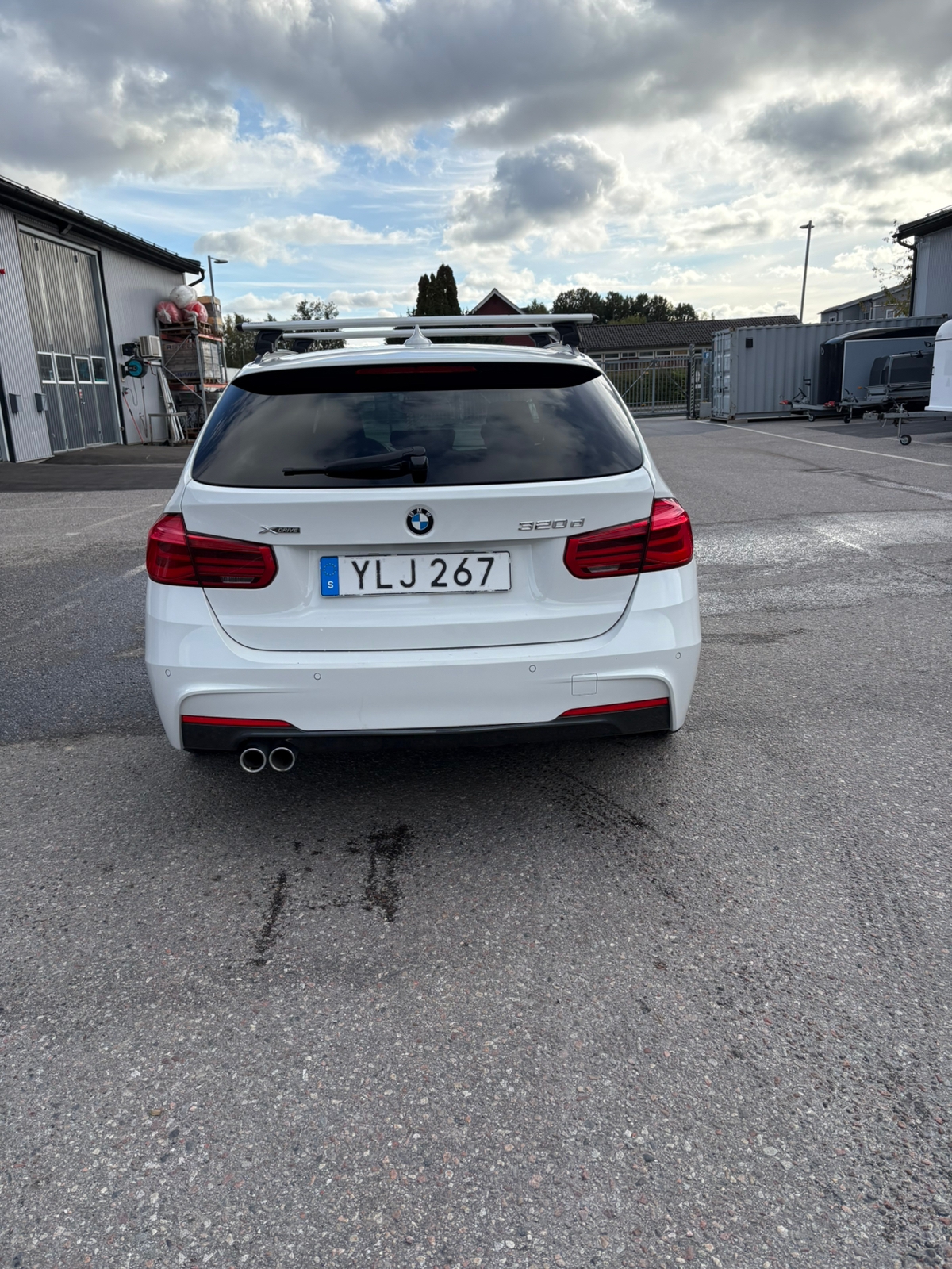 BMW 320 d xDrive Touring Steptronic 2017, bild 4/9