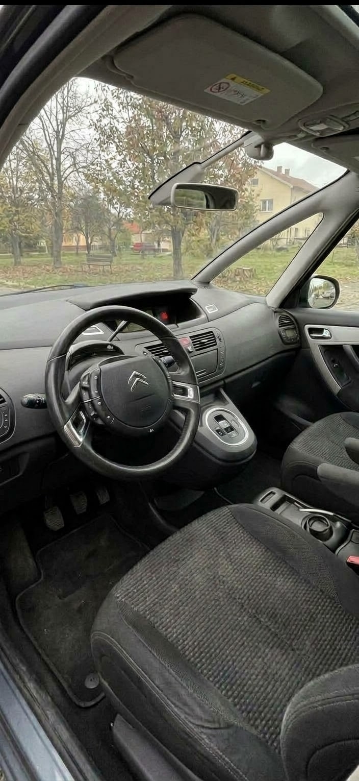 Citroen Grand C4 Picasso 1.6 HDiF EGS 2008, kuva 3/7