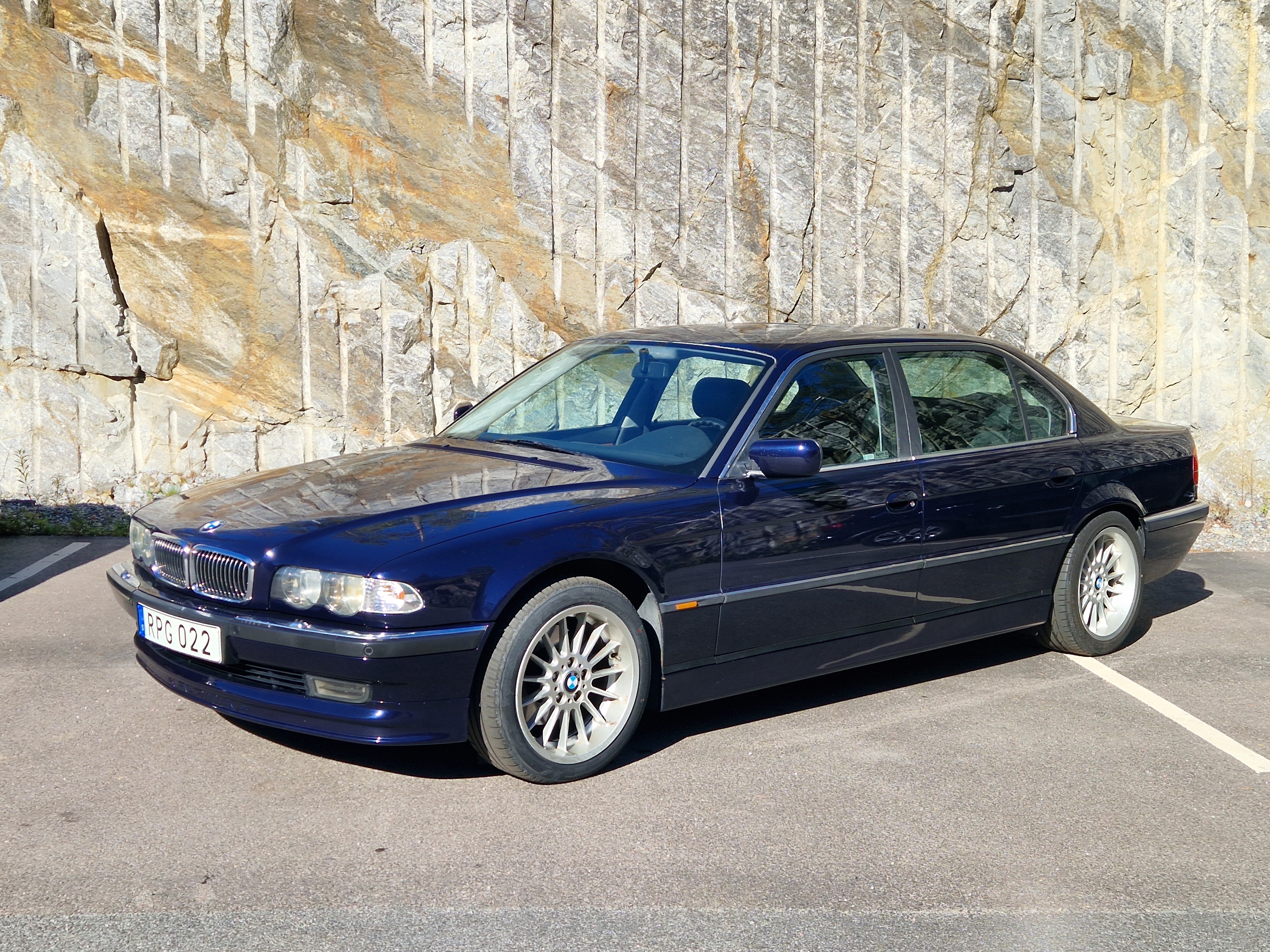 BMW 740