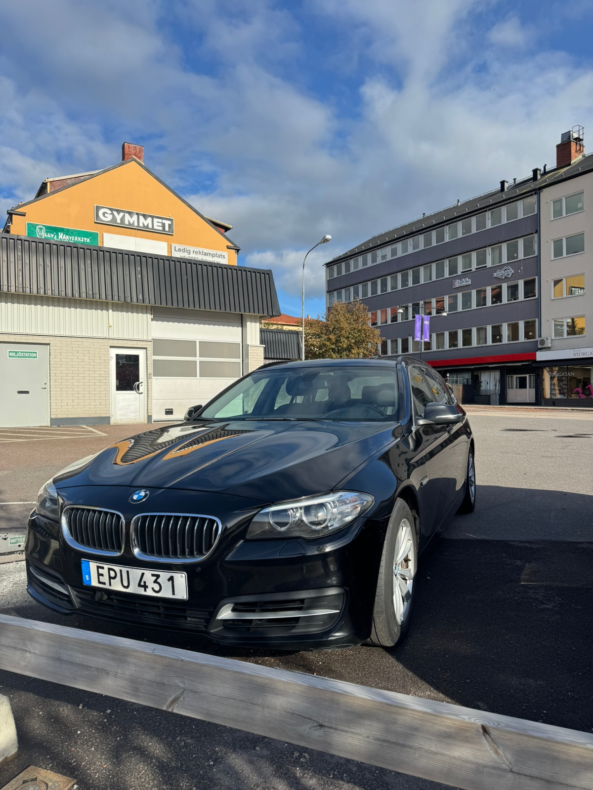 BMW 520 d xDrive Touring Steptronic 2015, photo 2/7