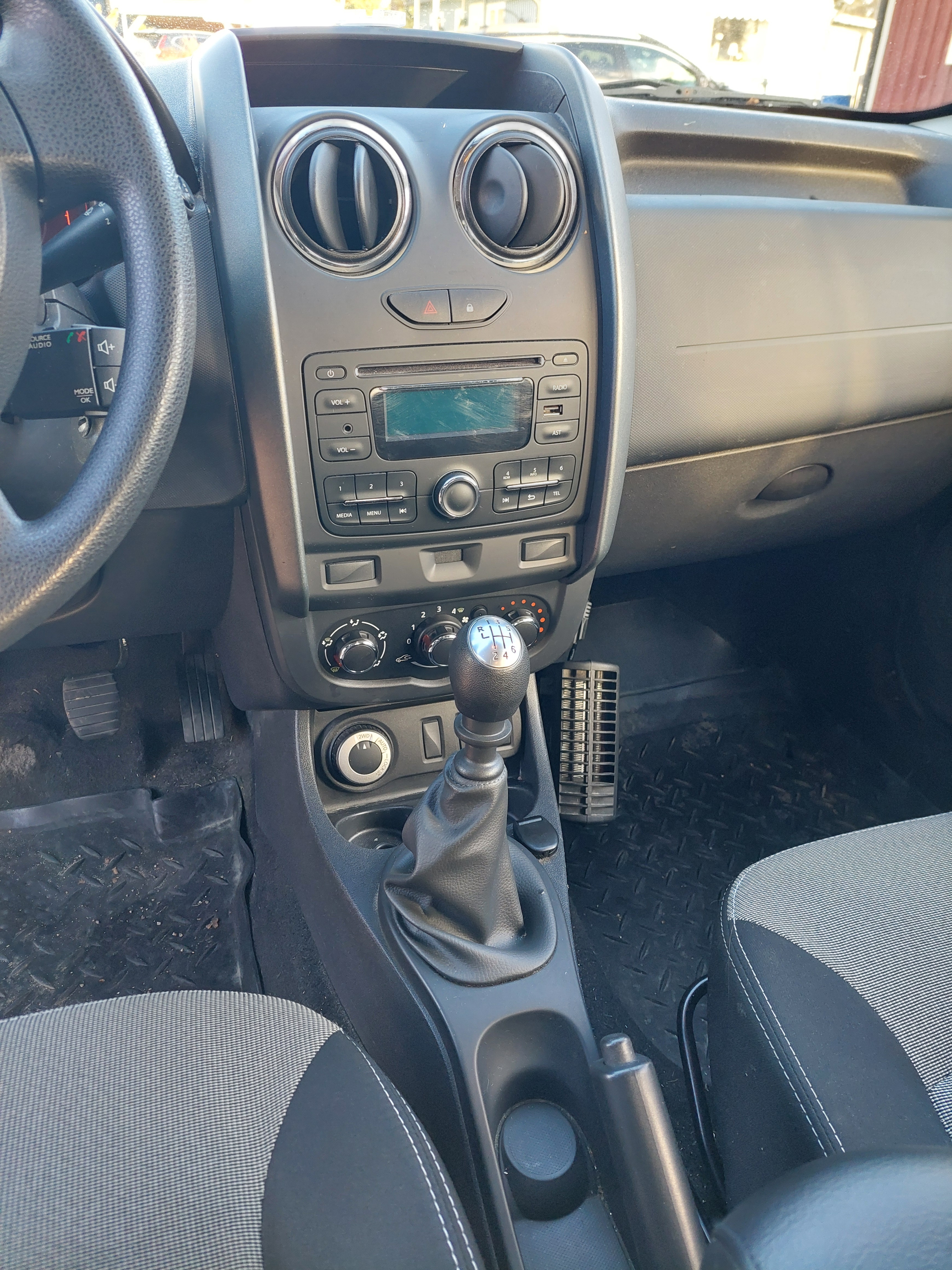 Dacia Duster 1.6 4x4 Manuell 2014, bild 7/10