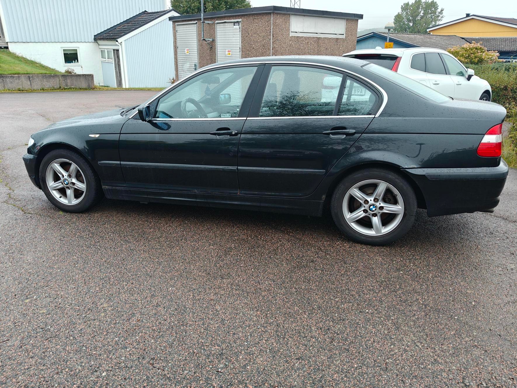 BMW 320 i Sedan Manuell 2003, photo 2/5