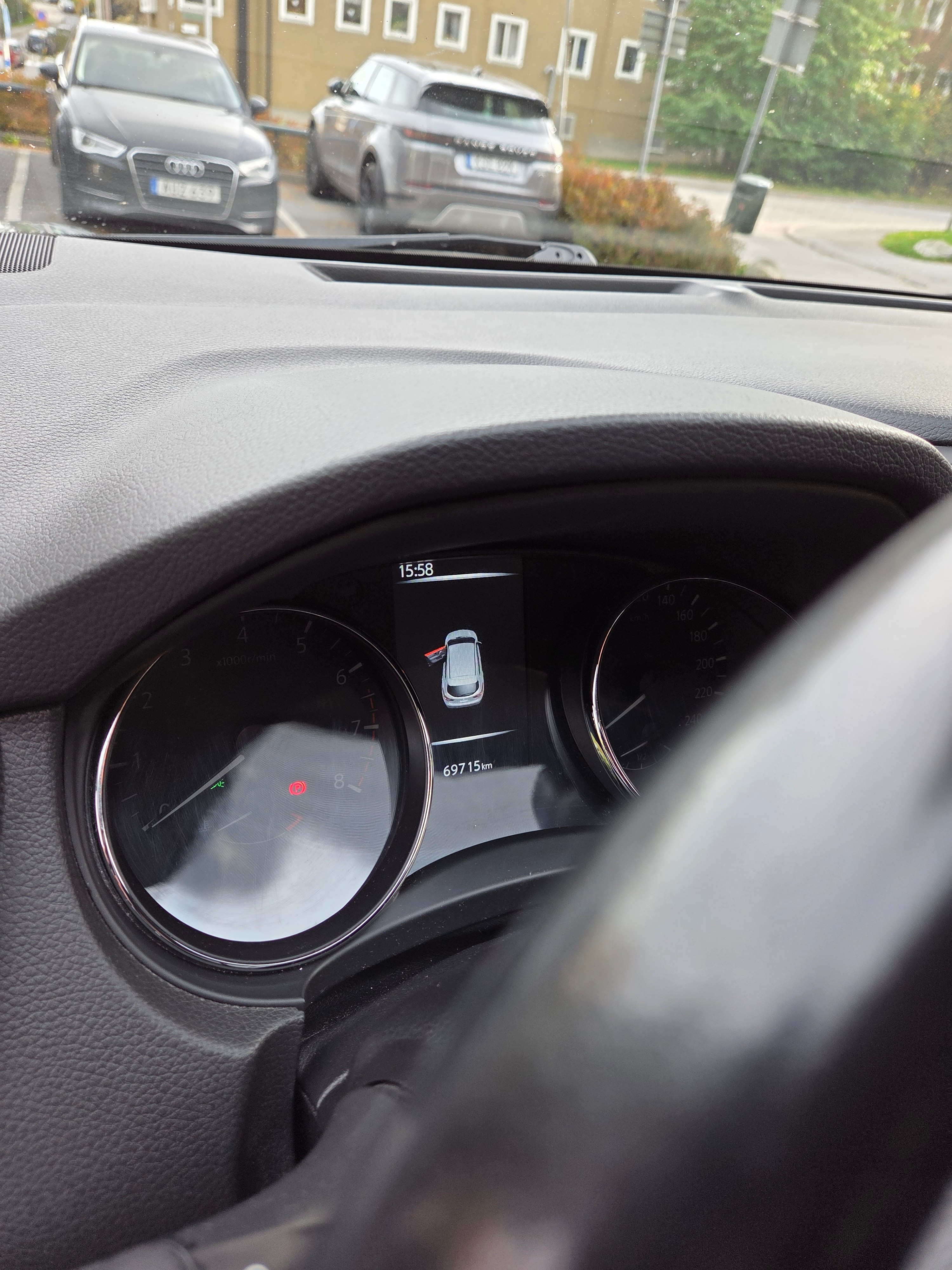 Nissan Qashqai 1.2 DIG-T XTRONIC-CVT 2017, photo 4/10