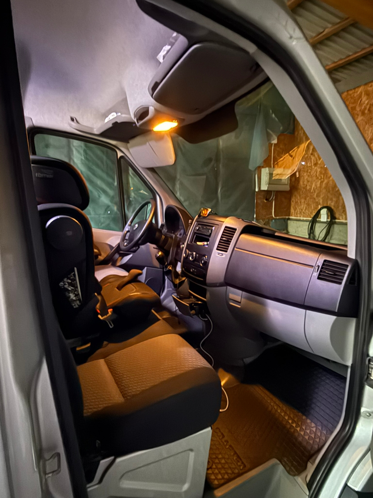 Volkswagen Crafter 35 2.0 TDI Manuell 2013, bild 7/9