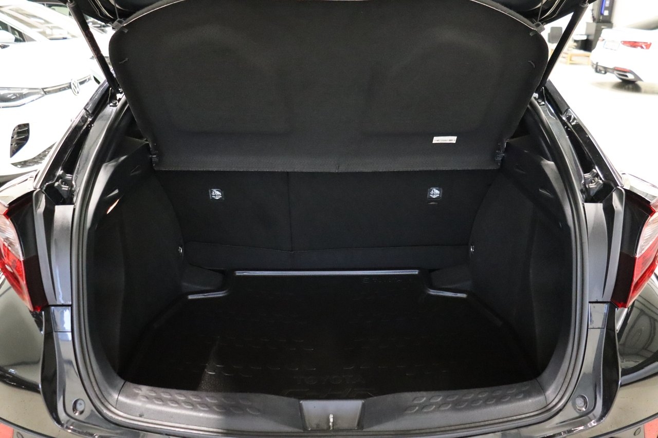 Toyota C-HR 2020, photo 6/10