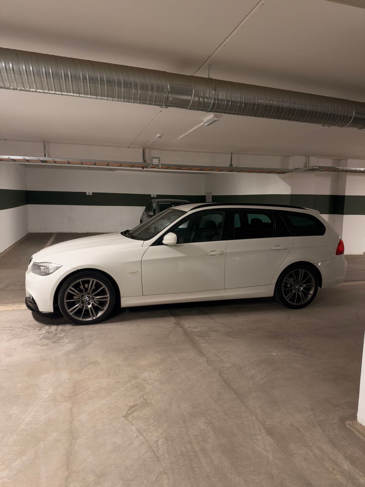 BMW 320 d xDrive Touring Automatisk 2012, photo 2/10