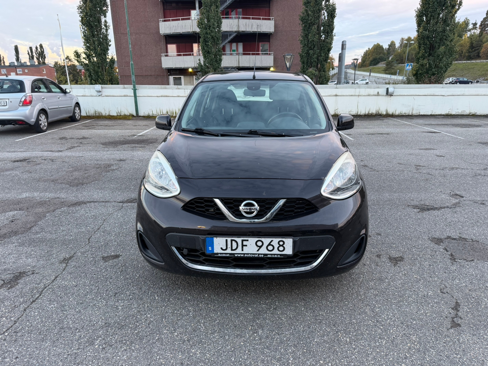 Nissan Micra 1.2 Manuell 2015, bild 2/5