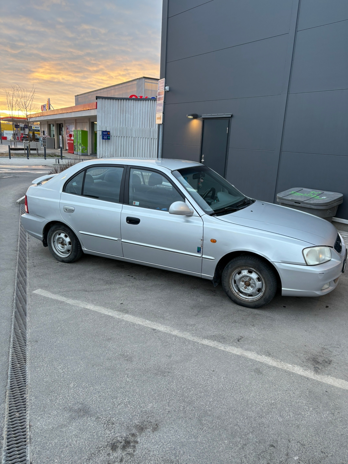 Hyundai Accent 5-dörrar 1.5 Manuell 2002, bild 2/5