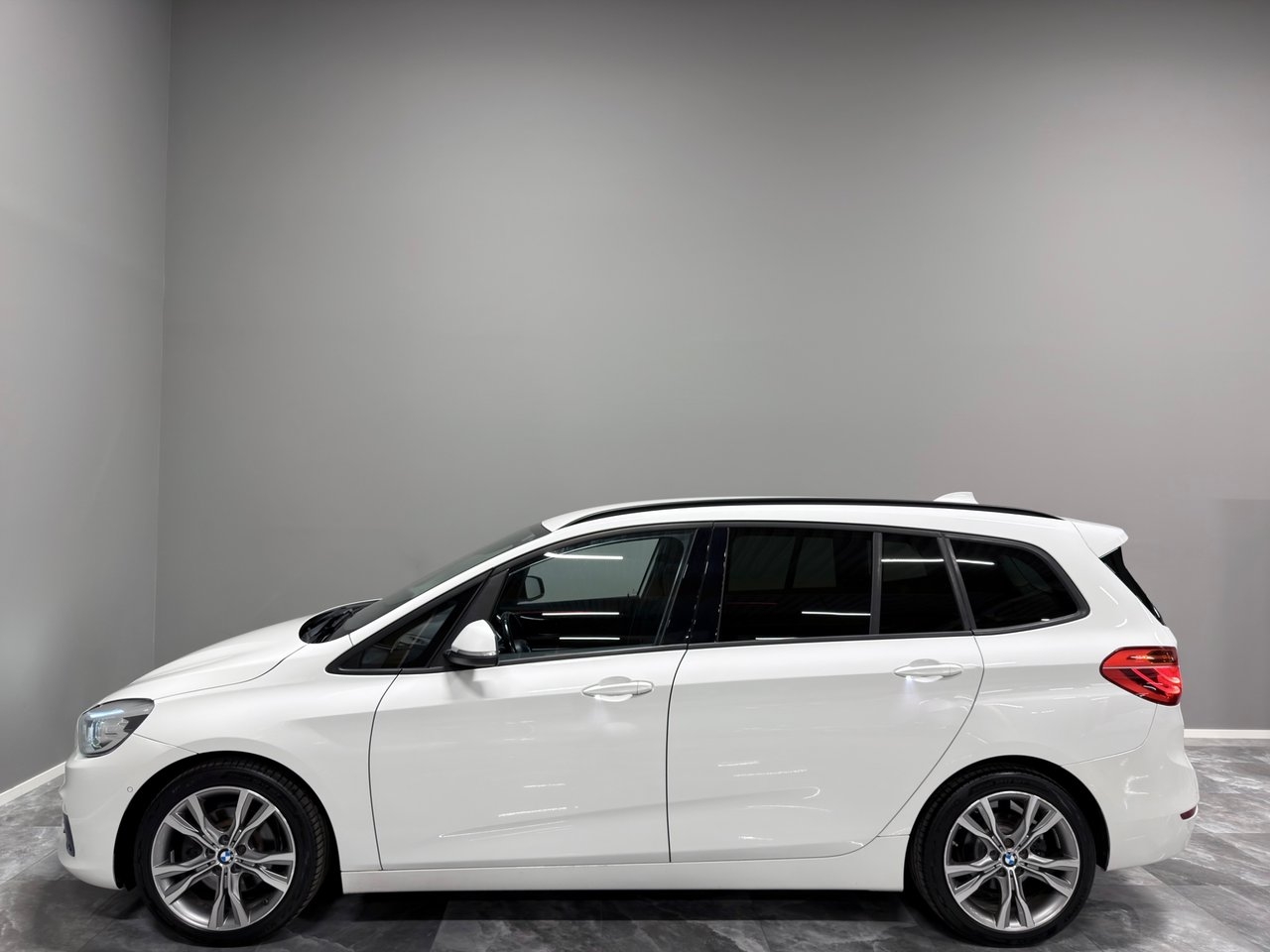 BMW 218 2016, bild 4/10