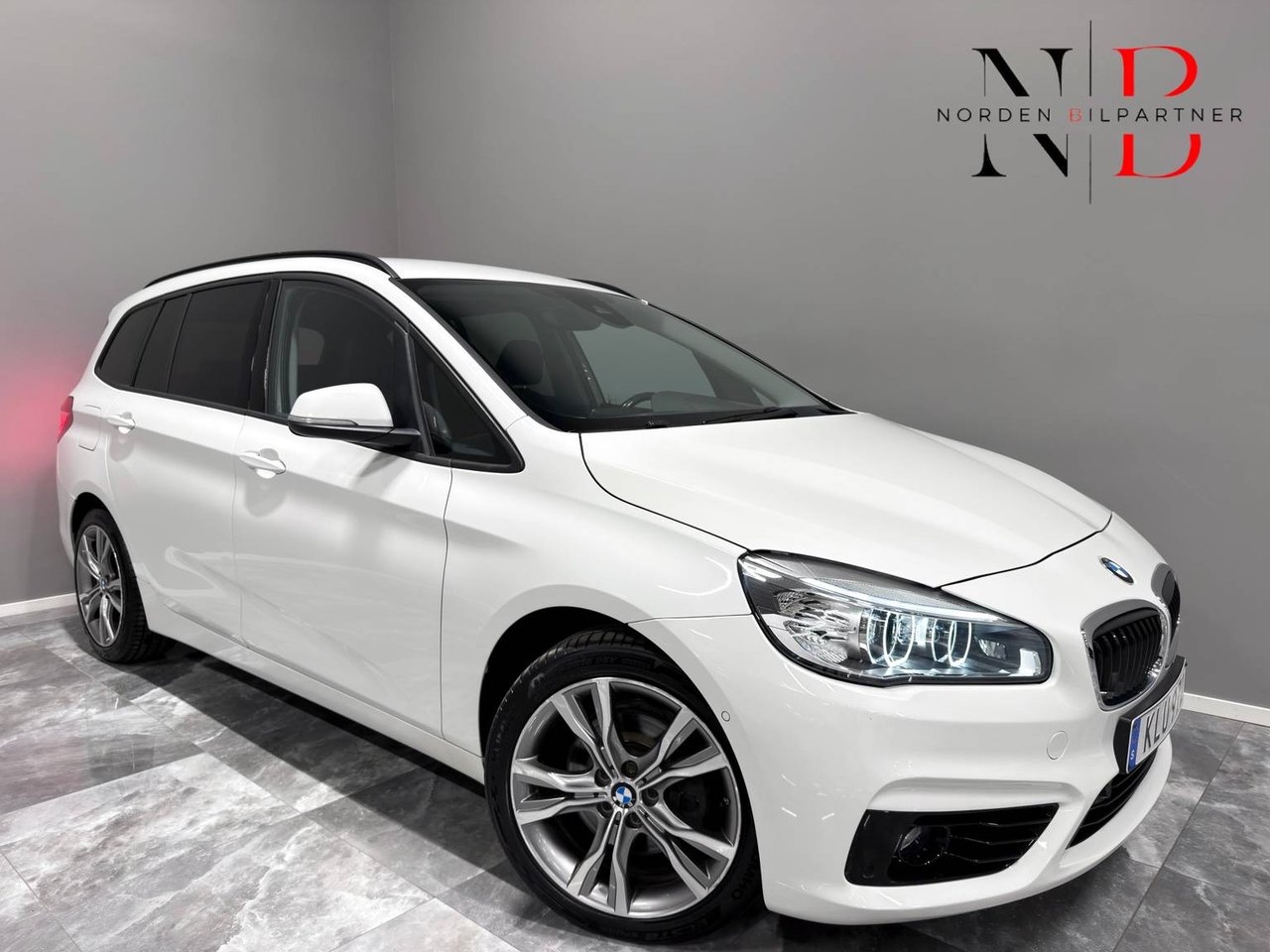 BMW 218
