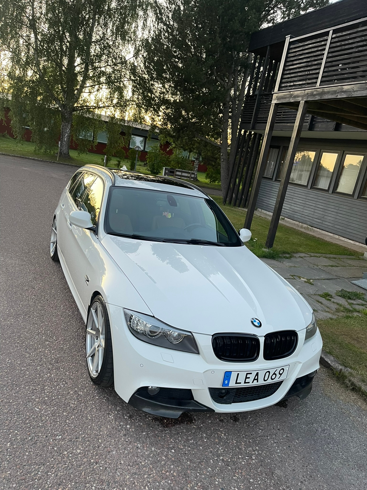 BMW 330