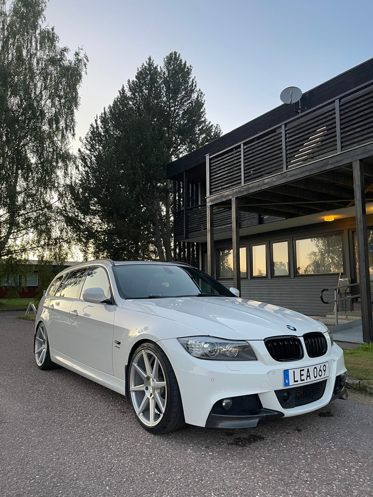 BMW 330 d xDrive Touring Automatisk 2011, bild 2/10