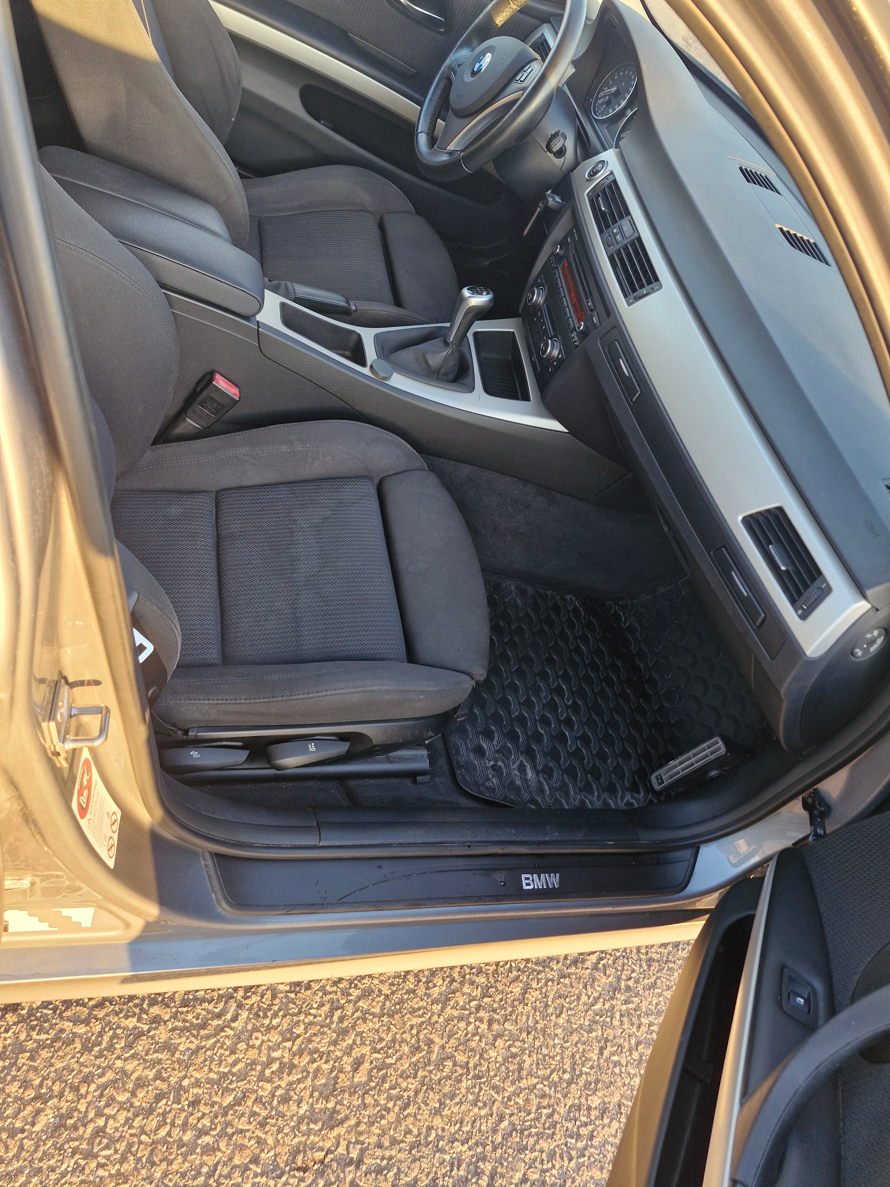 BMW 318 d Sedan Manuell 2011, bild 6/8