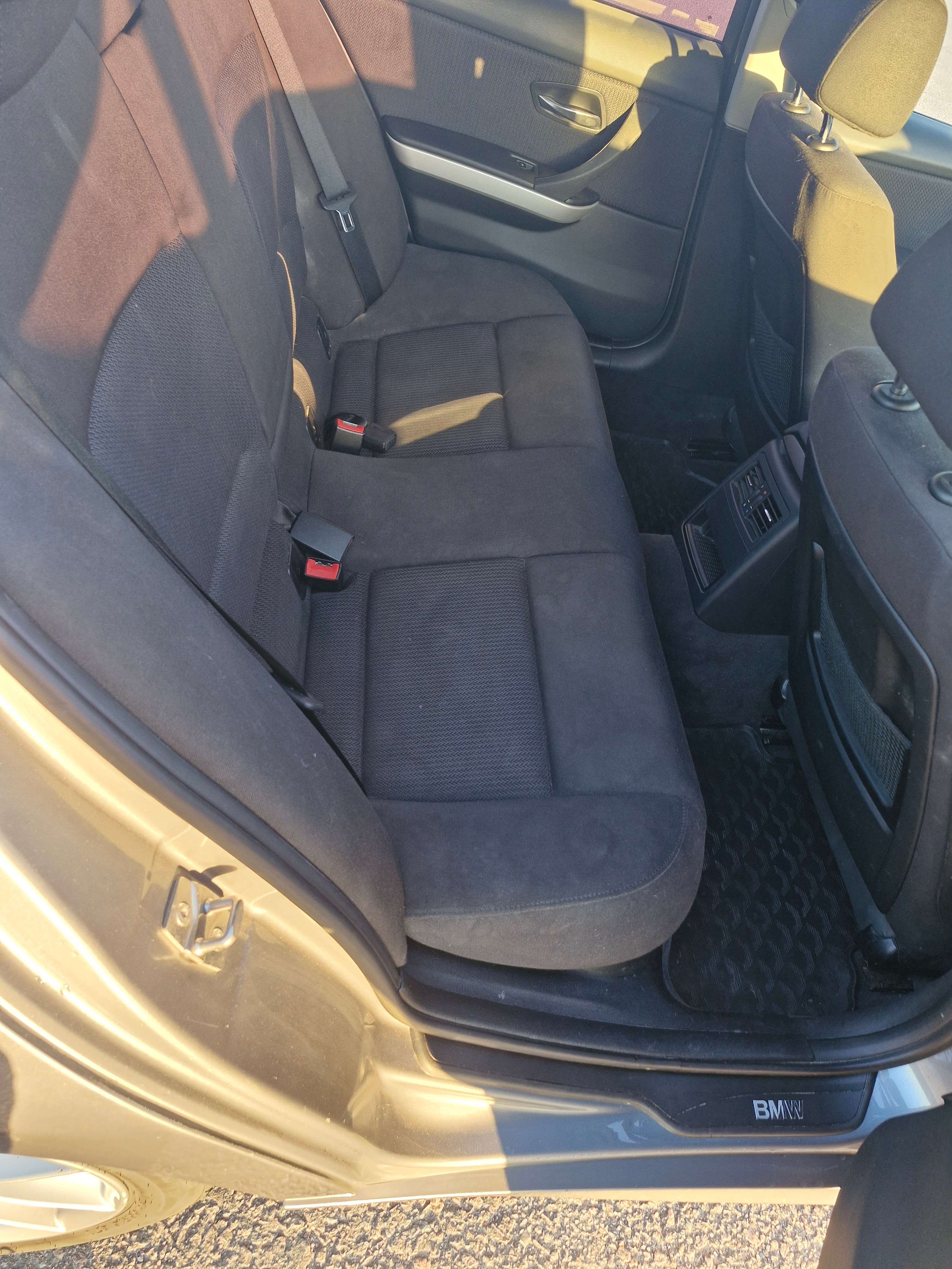 BMW 318 d Sedan Manuell 2011, bild 7/8
