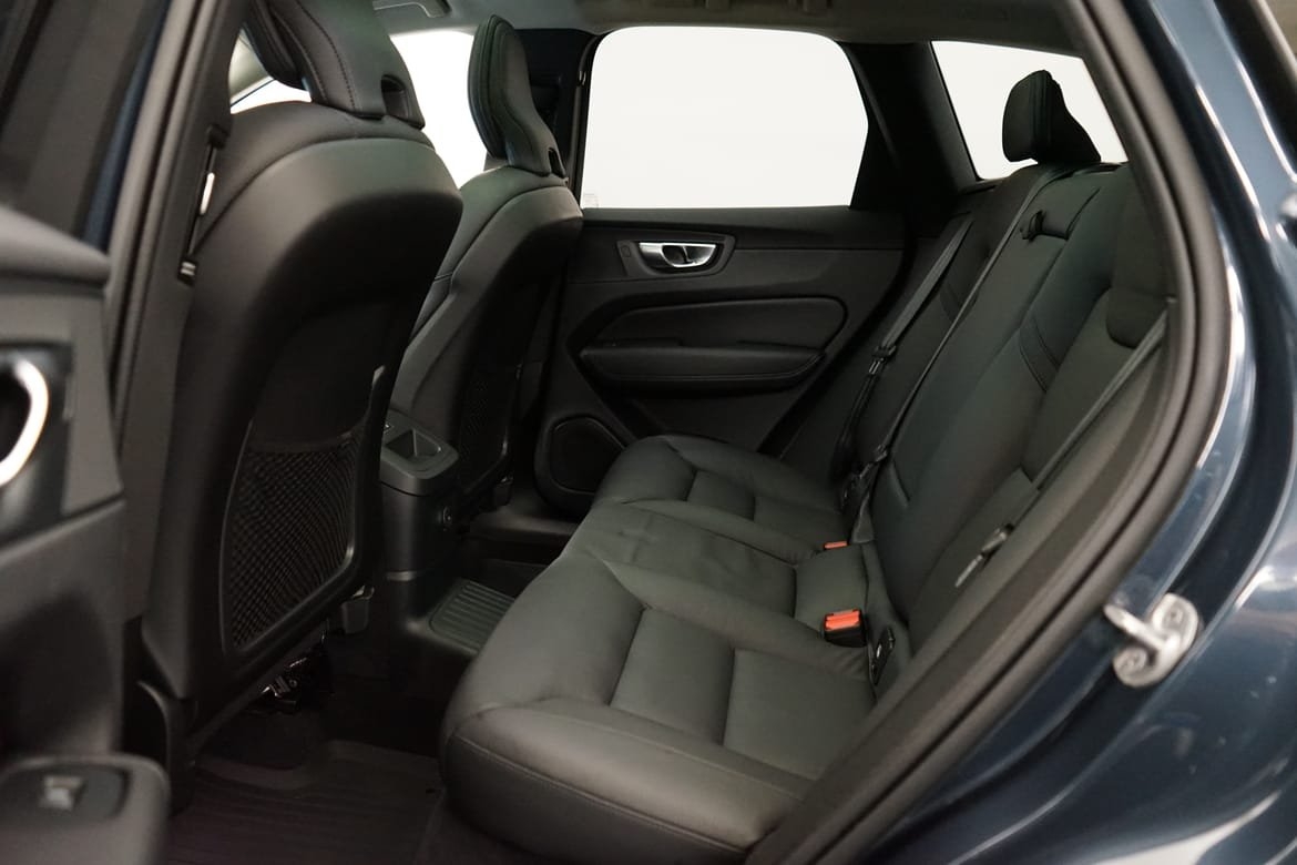 Volvo XC60 2024, photo 7/10