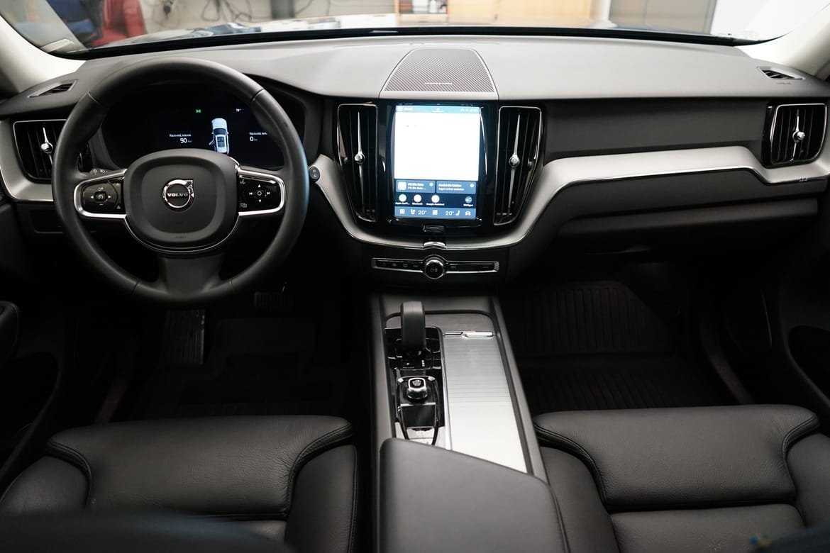 Volvo XC60 2024, photo 6/10