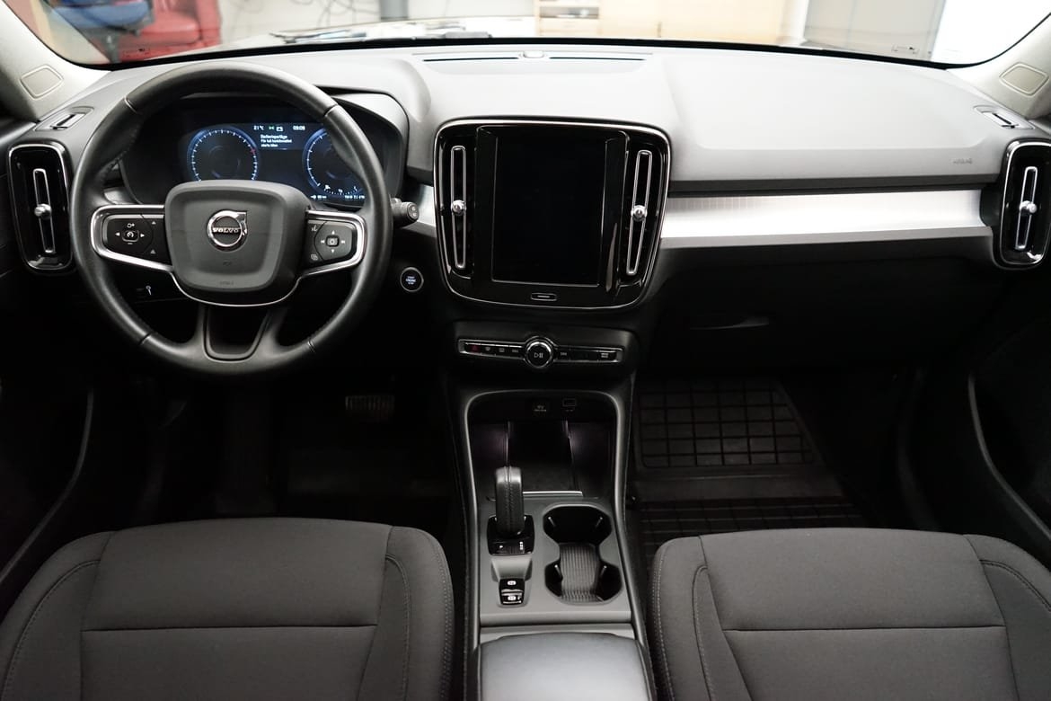 Volvo XC40 2021, photo 6/10