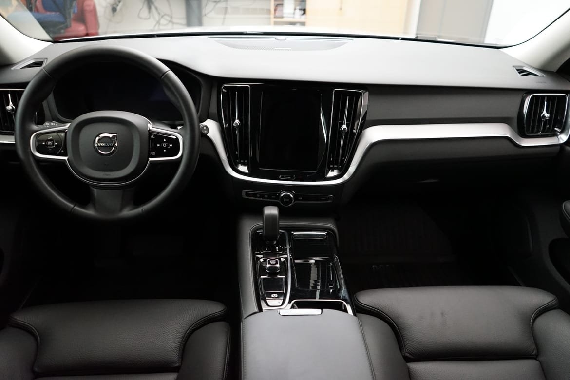 Volvo V60 T6 Plus Dark Nordic Edition 2025, bild 6/10