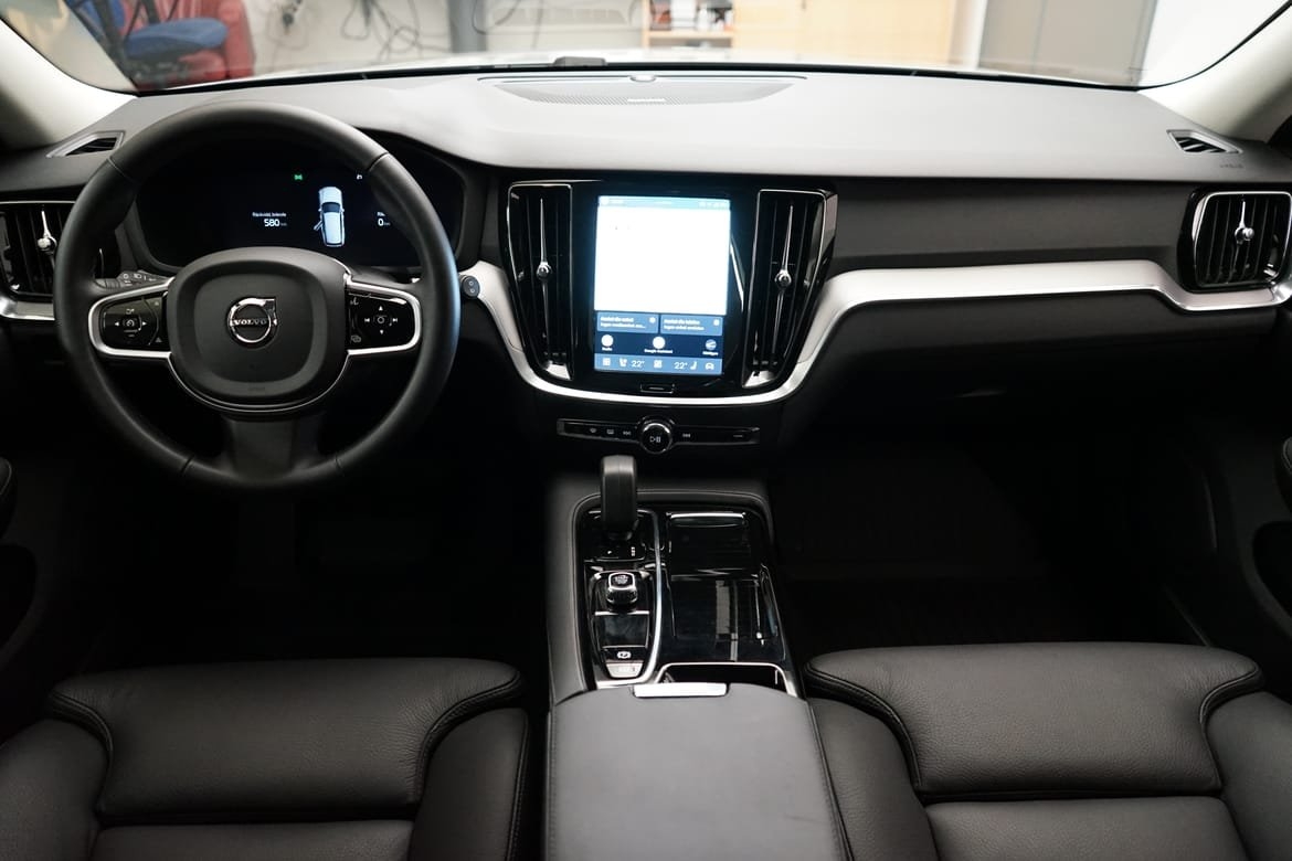Volvo V60 T6 Plus Dark Nordic Edition 2025, photo 6/10