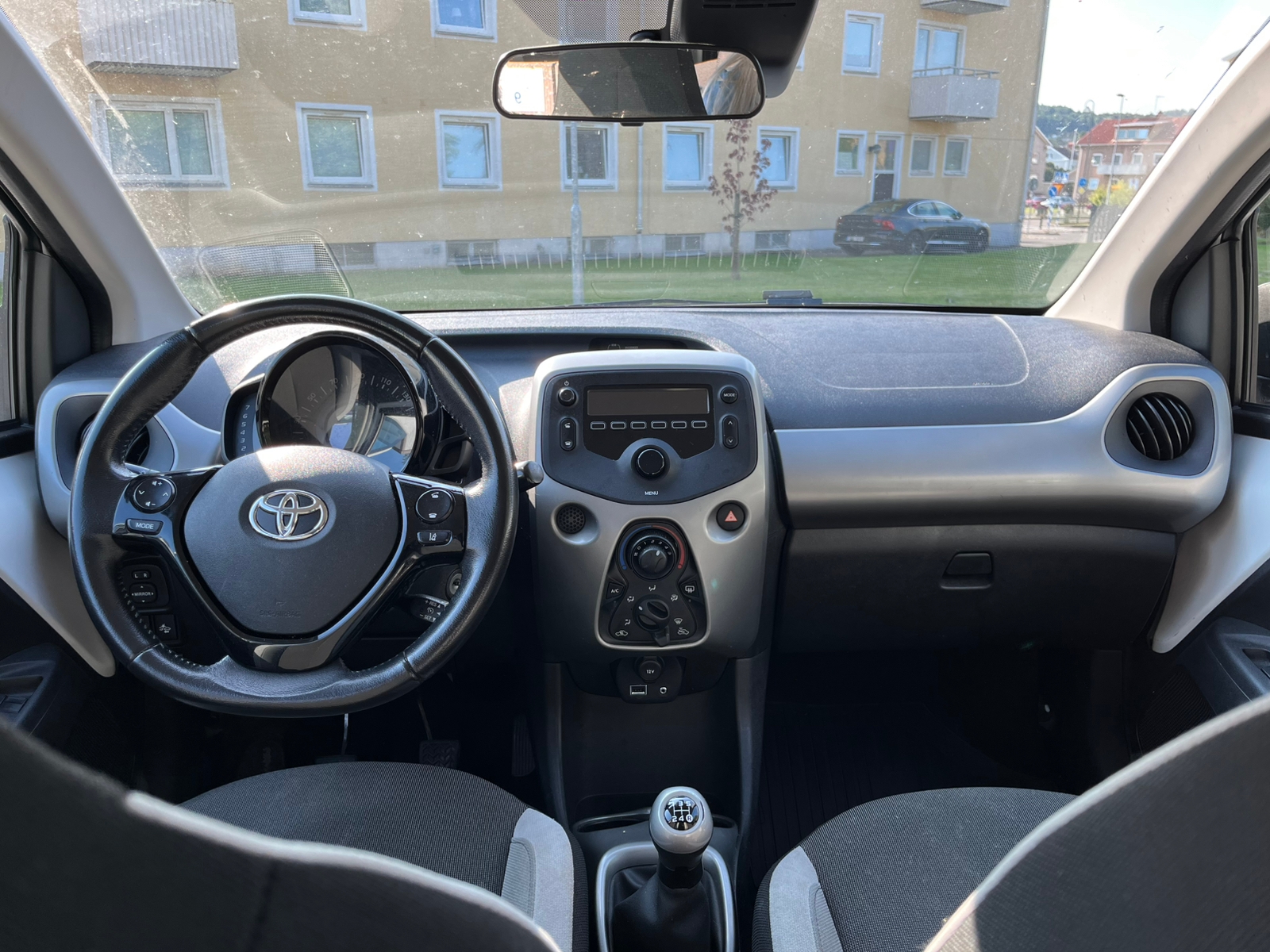 Toyota Aygo 5-dörrar 1.0 VVT-i Manuell 2015, bild 5/8