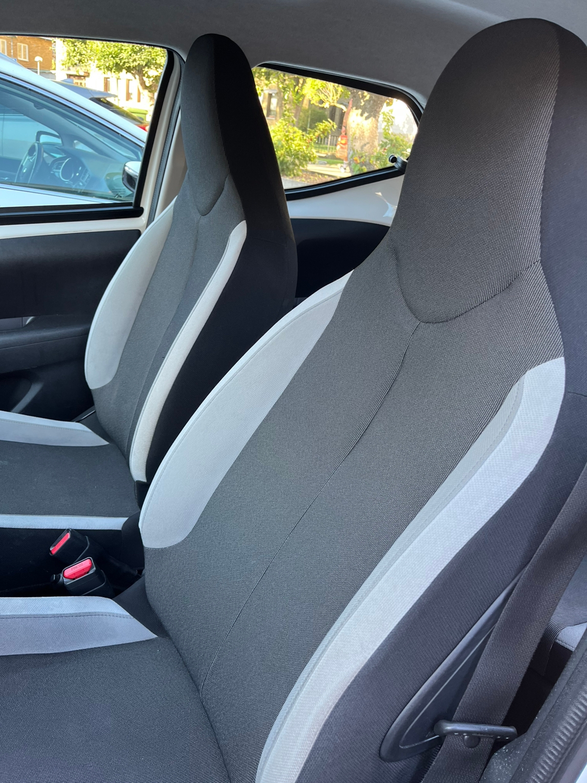 Toyota Aygo 5-dörrar 1.0 VVT-i Manuell 2015, bild 6/8