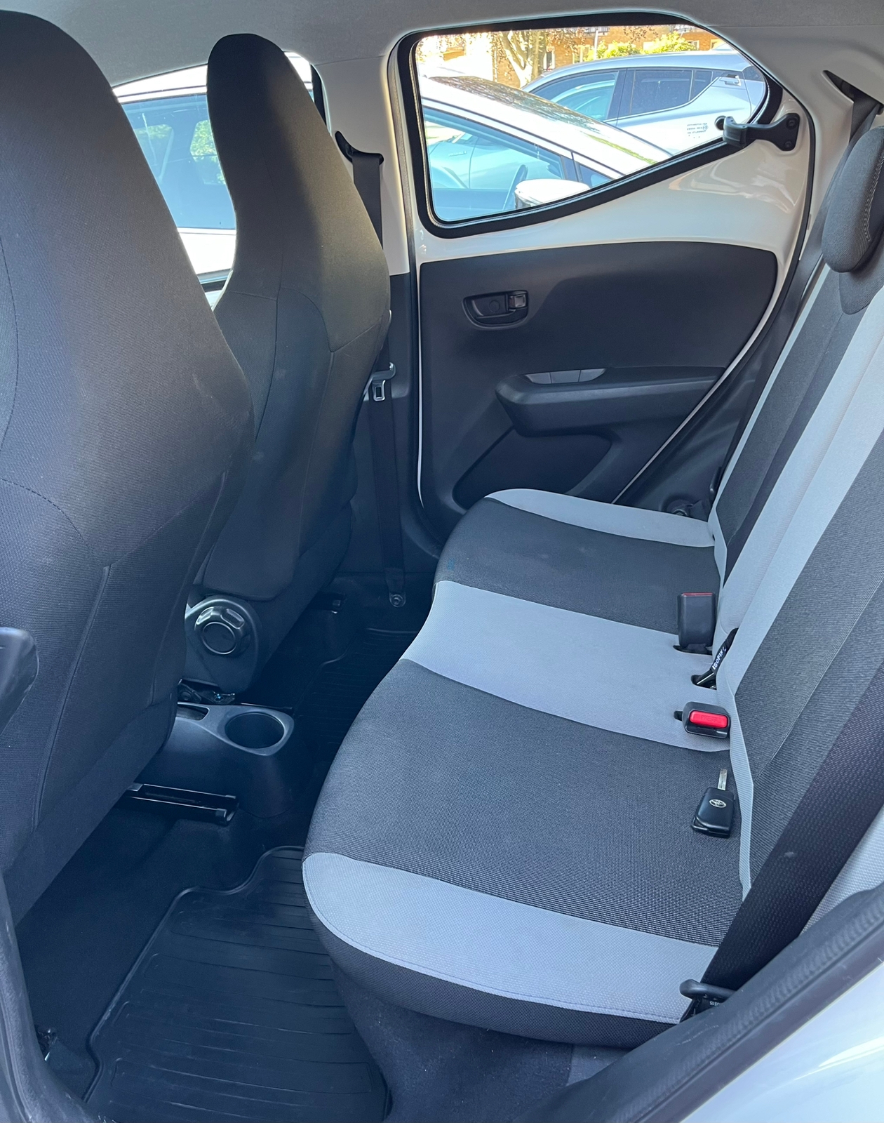 Toyota Aygo 5-dörrar 1.0 VVT-i Manuell 2015, bild 7/8