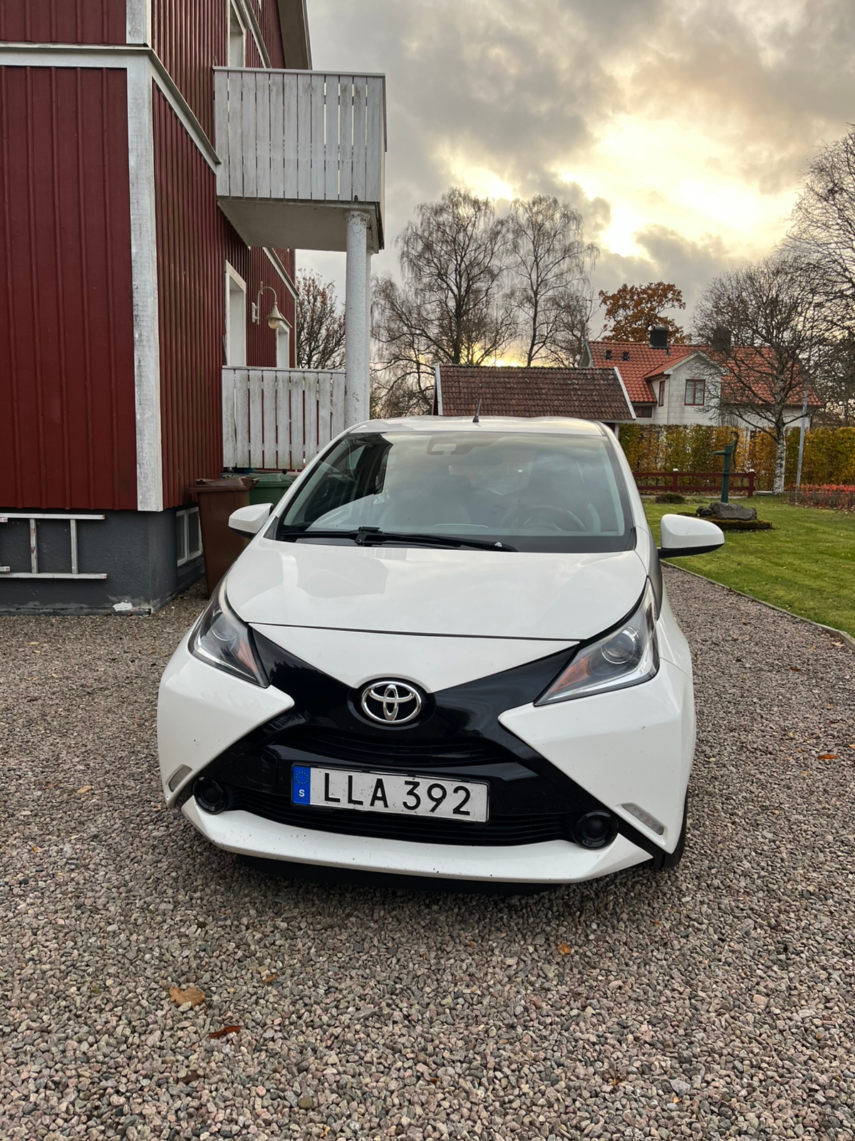 Toyota Aygo 5-dörrar 1.0 VVT-i Manuell 2015, bild 3/8