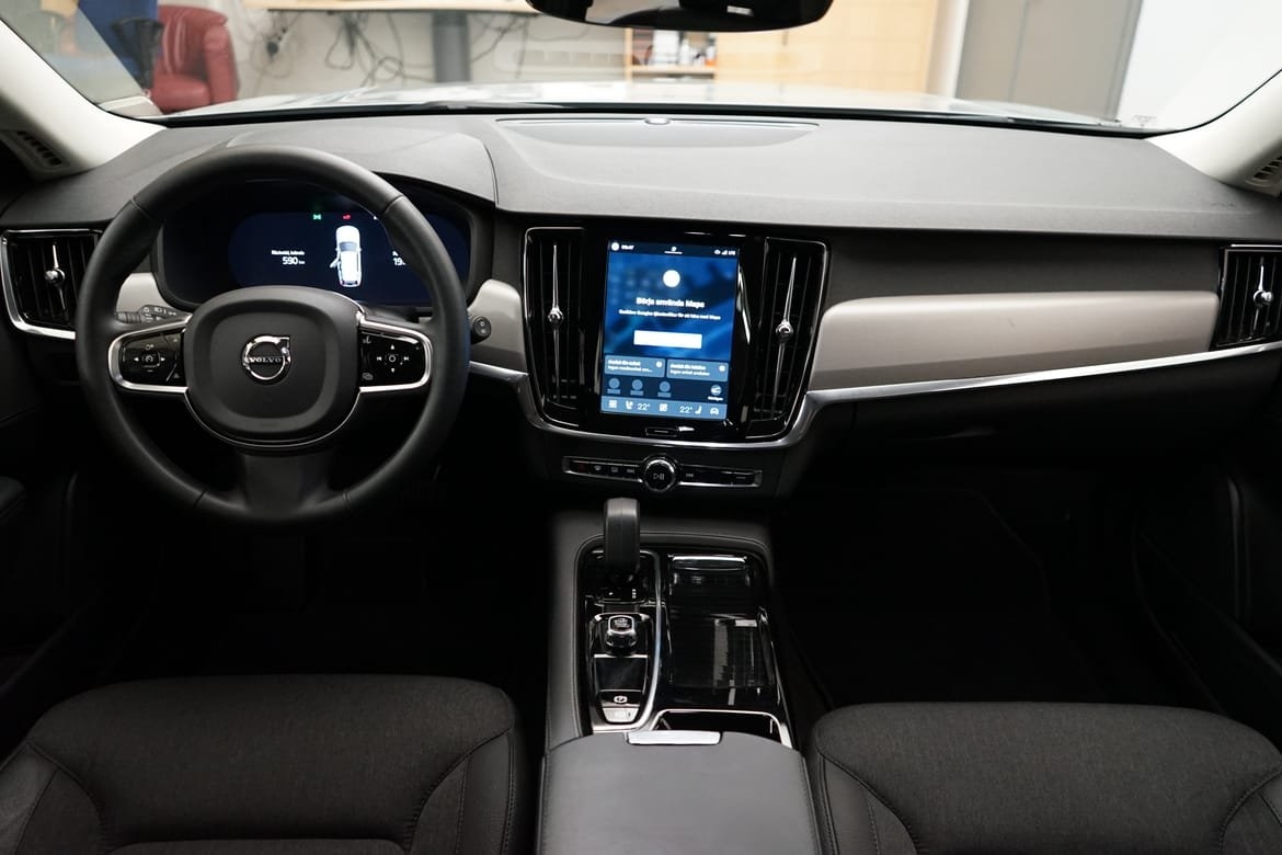 Volvo V90 2024, photo 6/10