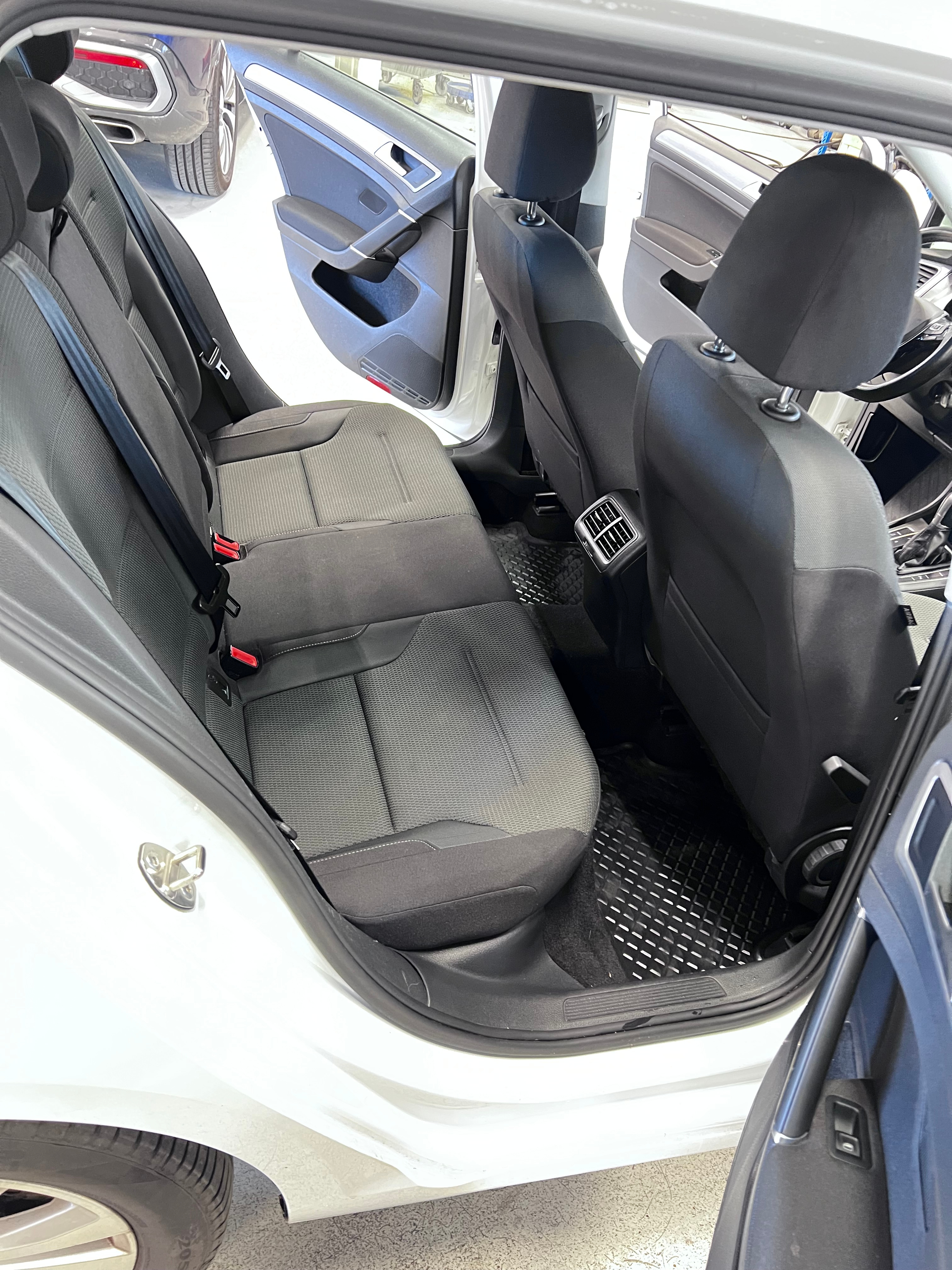 Volkswagen Golf 1.4 TGI 2015, photo 5/10