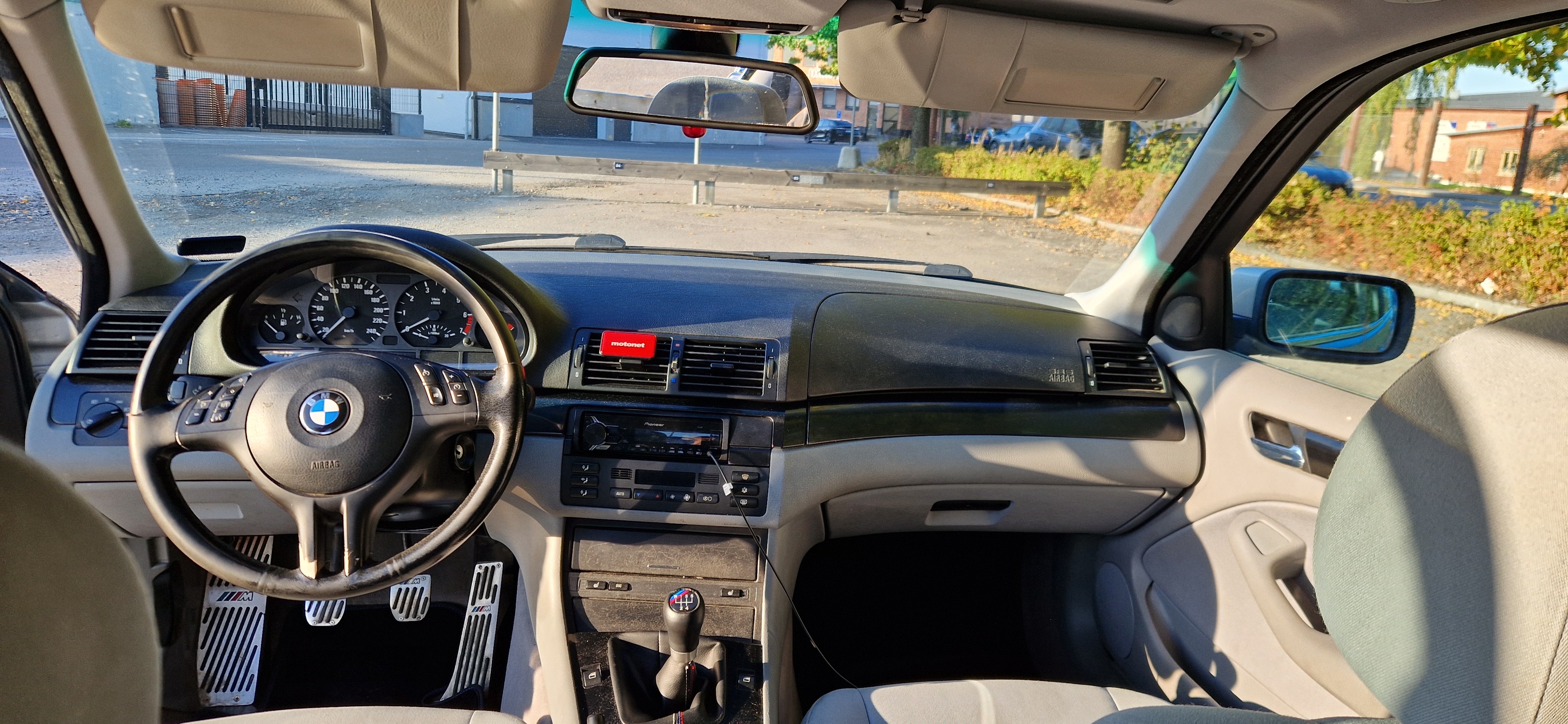 BMW 320 i Sedan Manuell 2002, bild 7/7
