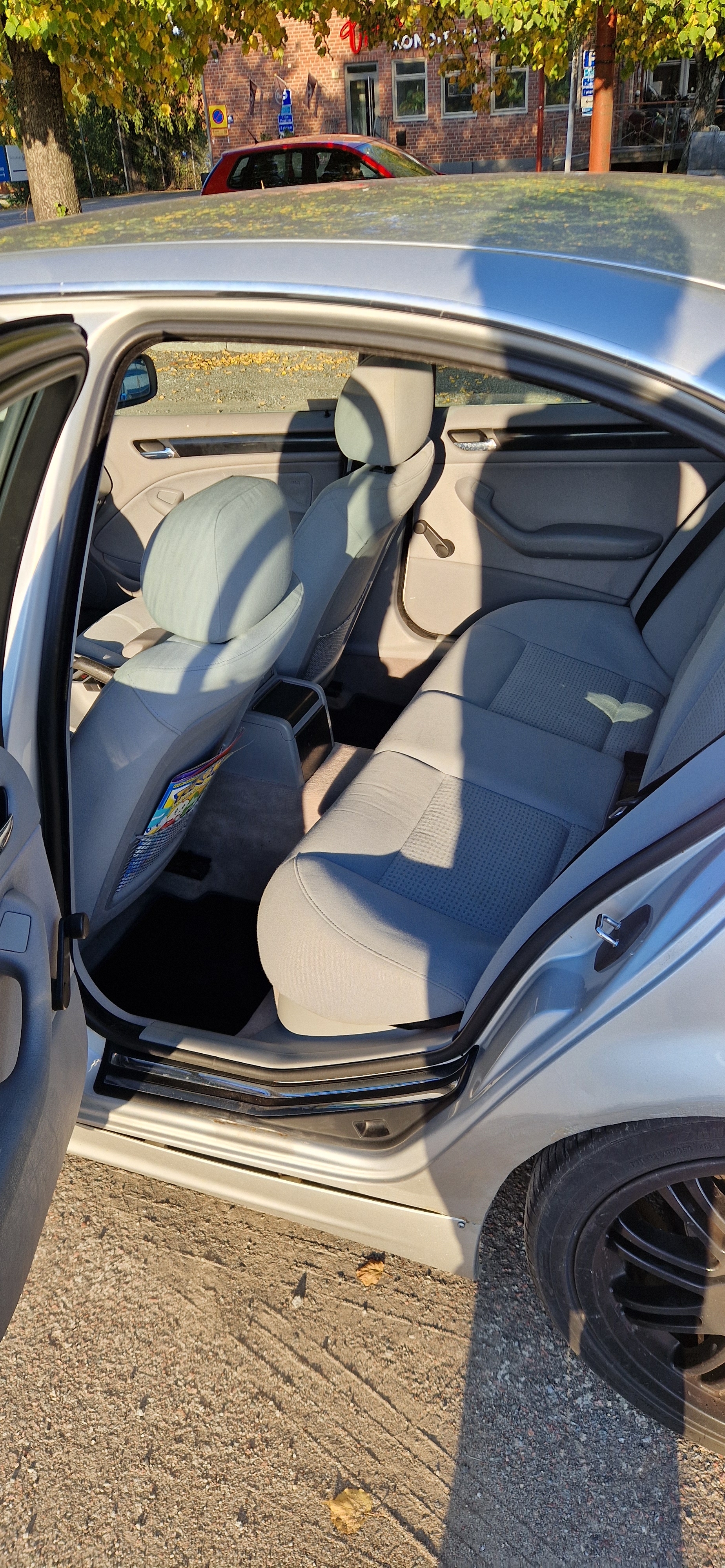 BMW 320 i Sedan Manuell 2002, bild 6/7