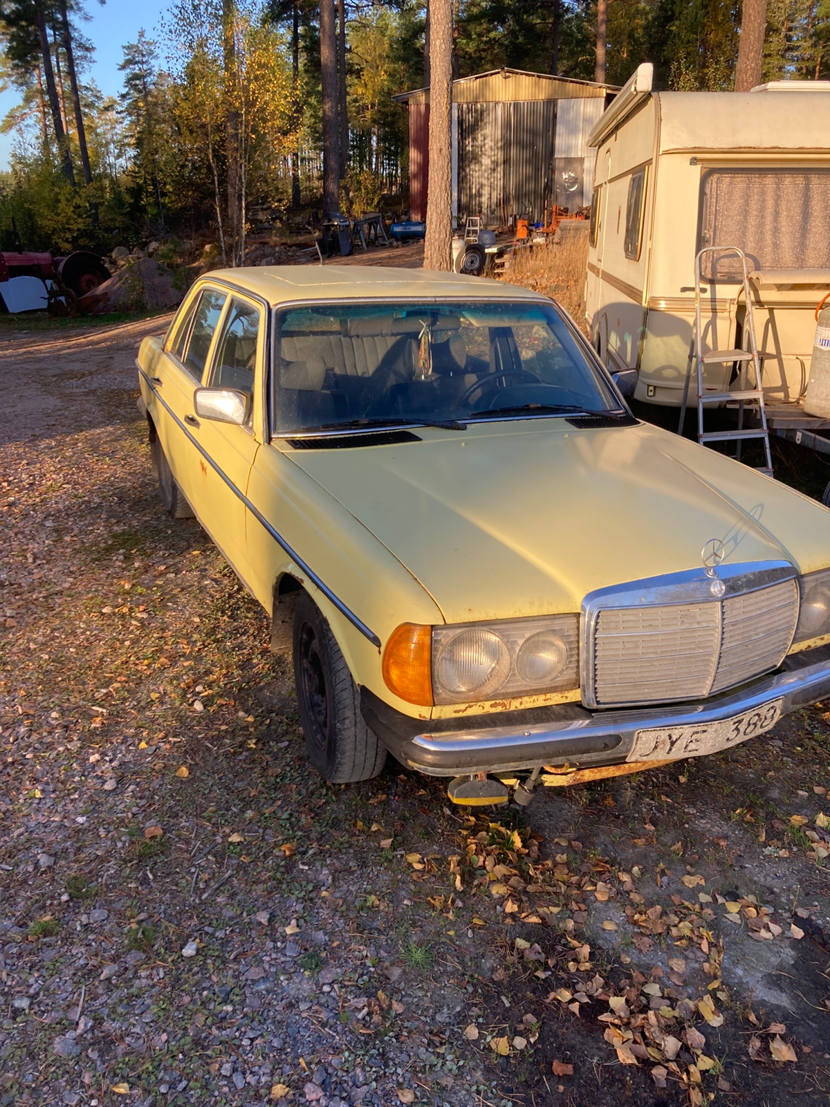 Mercedes-Benz 240 D Manuell 1977, bild 2/5