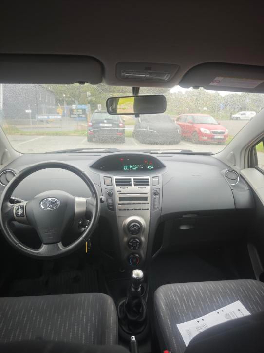 Toyota Yaris 2009, bild 4/6