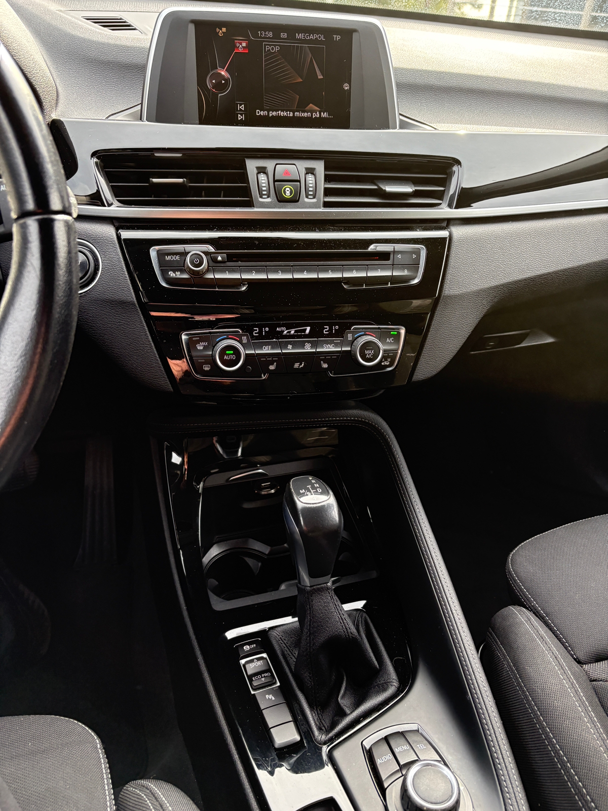 BMW X1 sDrive18d Steptronic 2016, bild 5/6