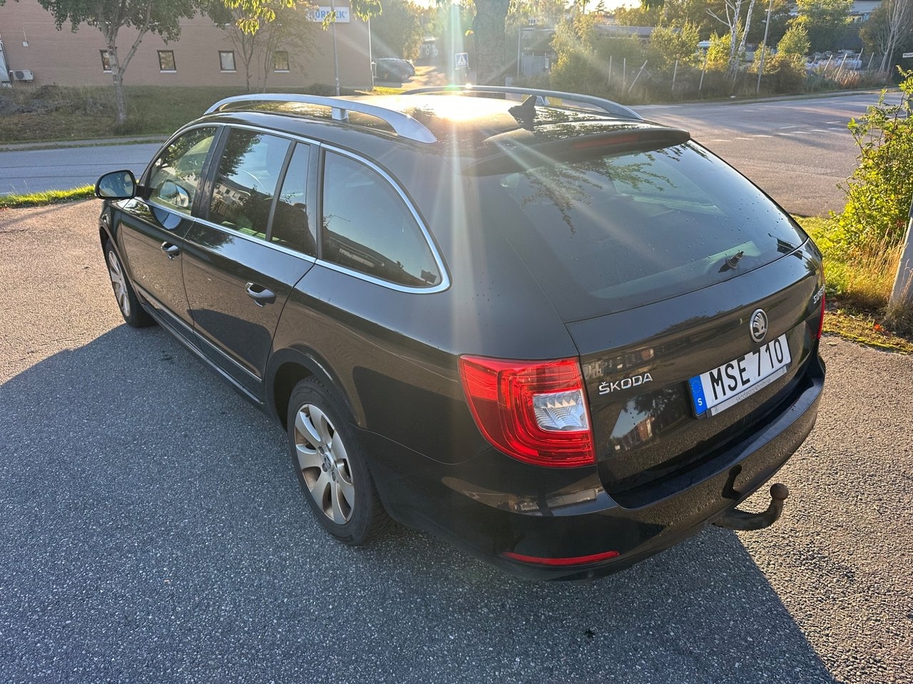 Skoda Superb 2.0 TDI Ambition 2015, kuva 7/9