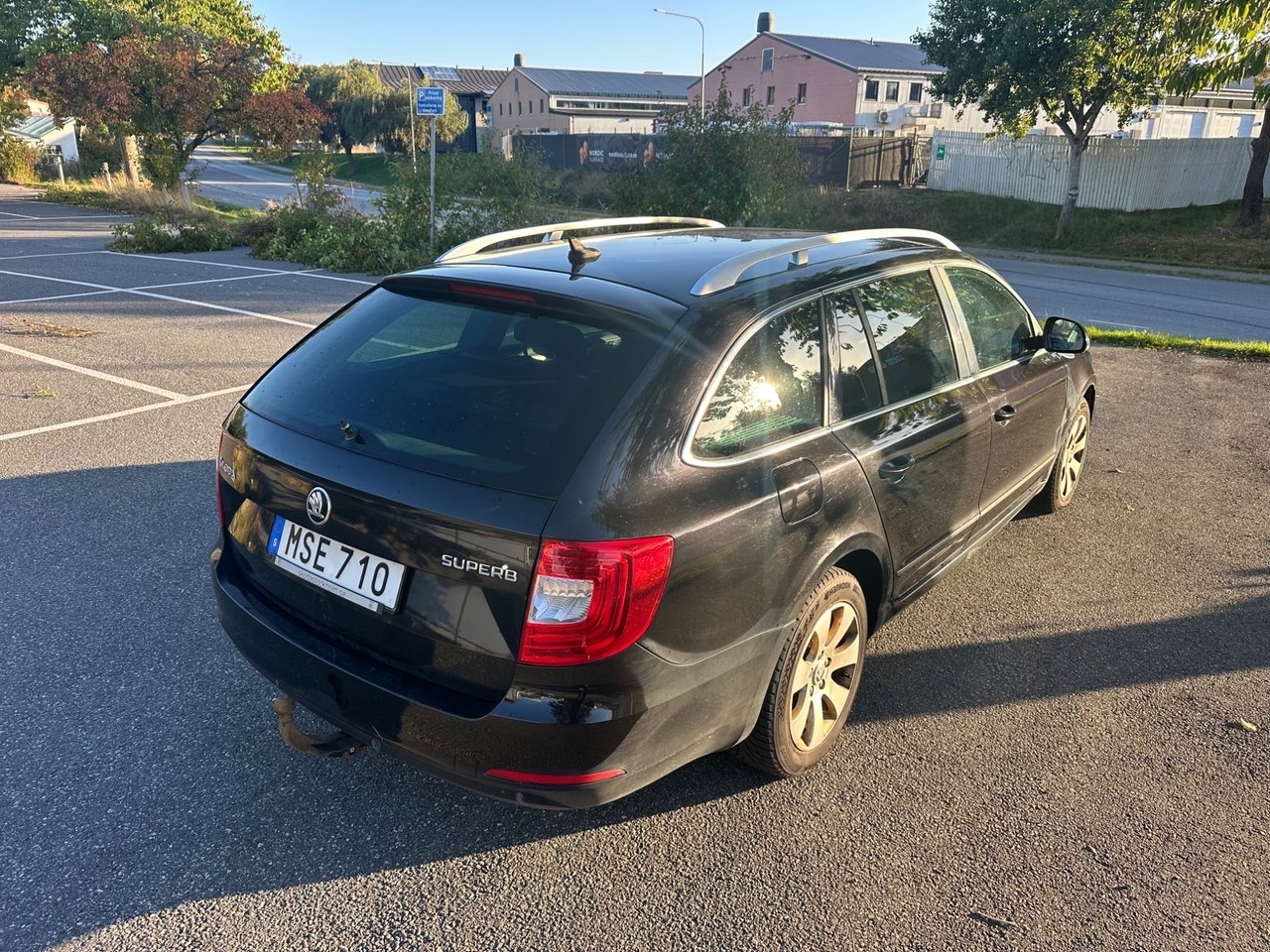 Skoda Superb 2.0 TDI Ambition 2015, kuva 4/9