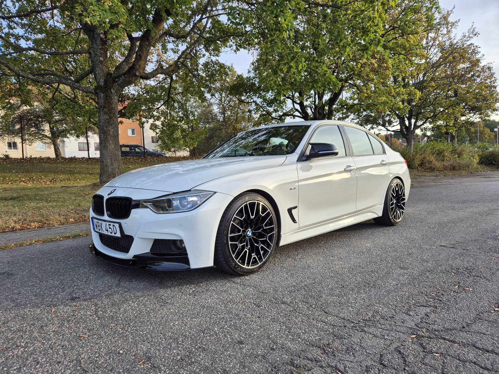 BMW 325 Sport Line 2015, kuva 2/10